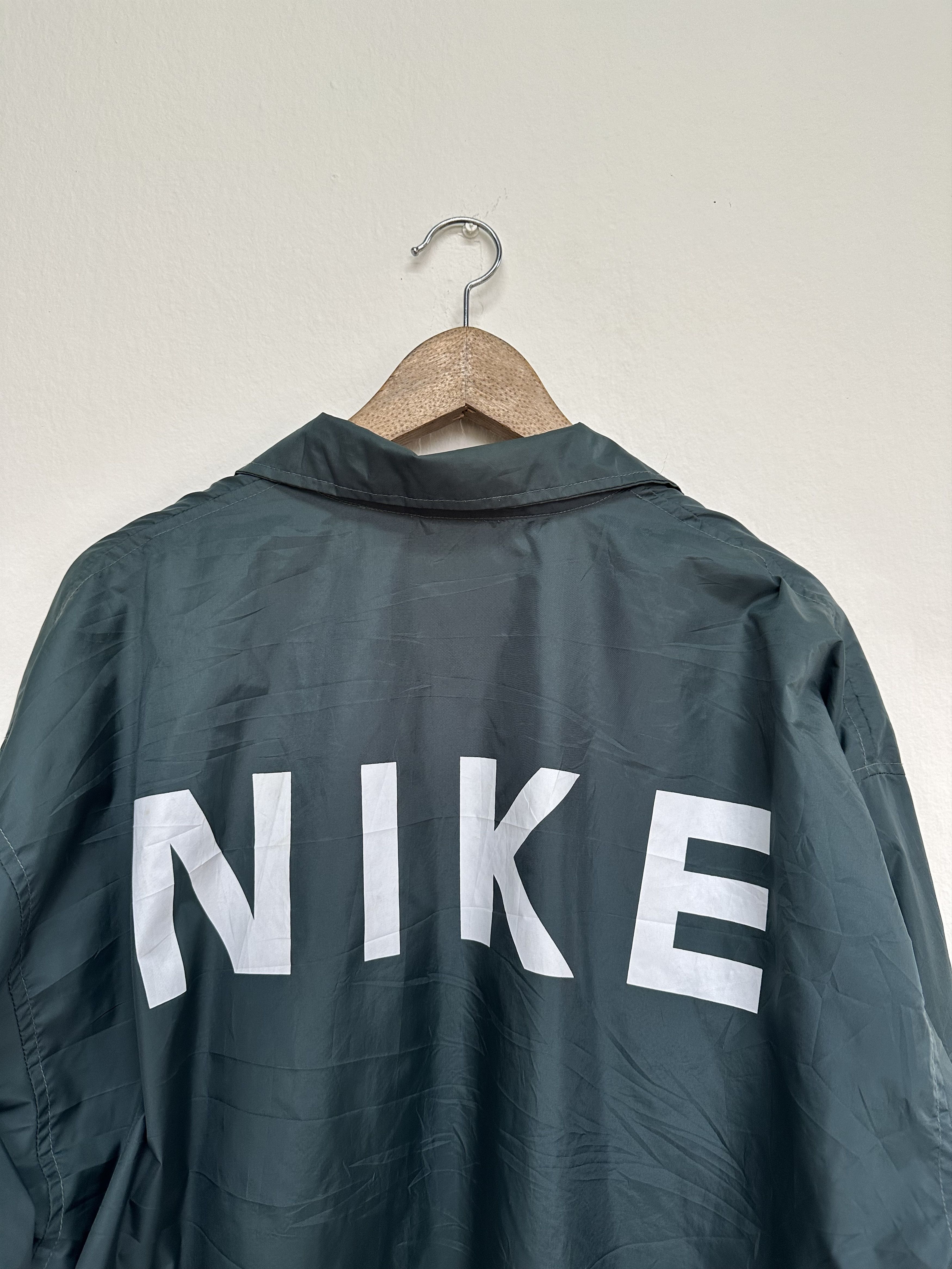 Nike Vintage 90s Nike Windbreaker SpellOut Light Jacket Size US L / EU 52-54 / 3 - 7 Thumbnail