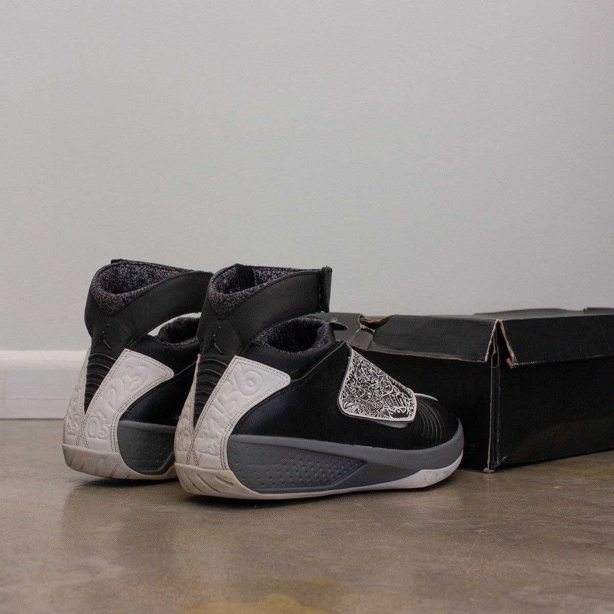 Air Jordan 20 Retro Playoff Men's 310455 - 003 BLACK/WHITE