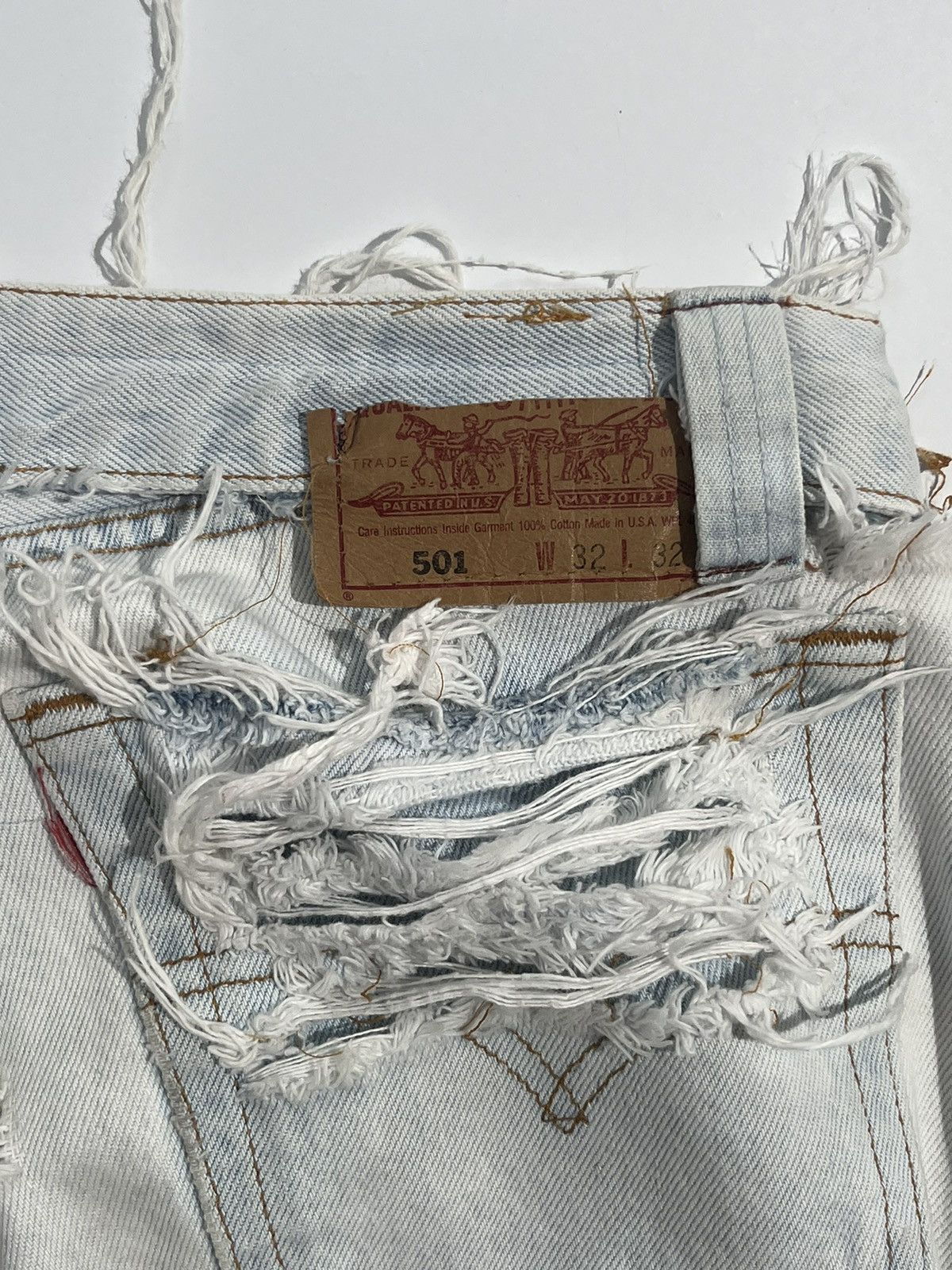Levi's Vintage Clothing Vintage Levis Made in USA Distressed Thrashed Jeans Size US 32 / EU 48 - 5 Thumbnail