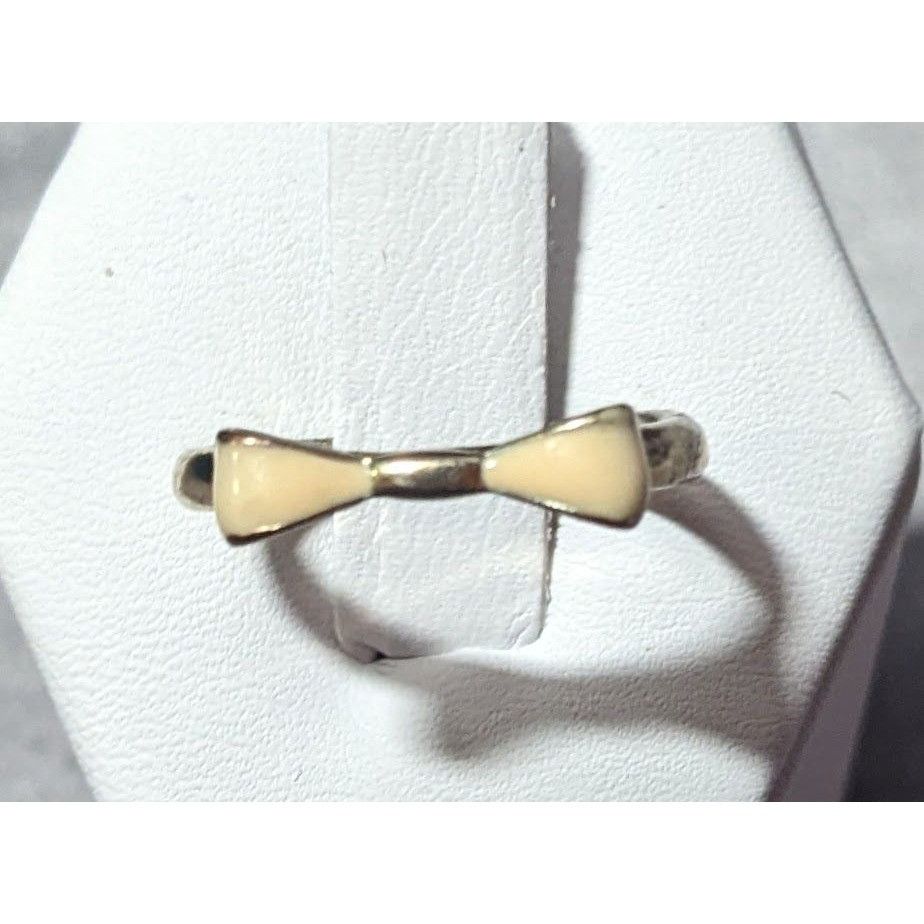 Other Minimalist Coquette Silver Tone And Cream Bow Ring Size 7 Size ONE SIZE - 1 Thumbnail