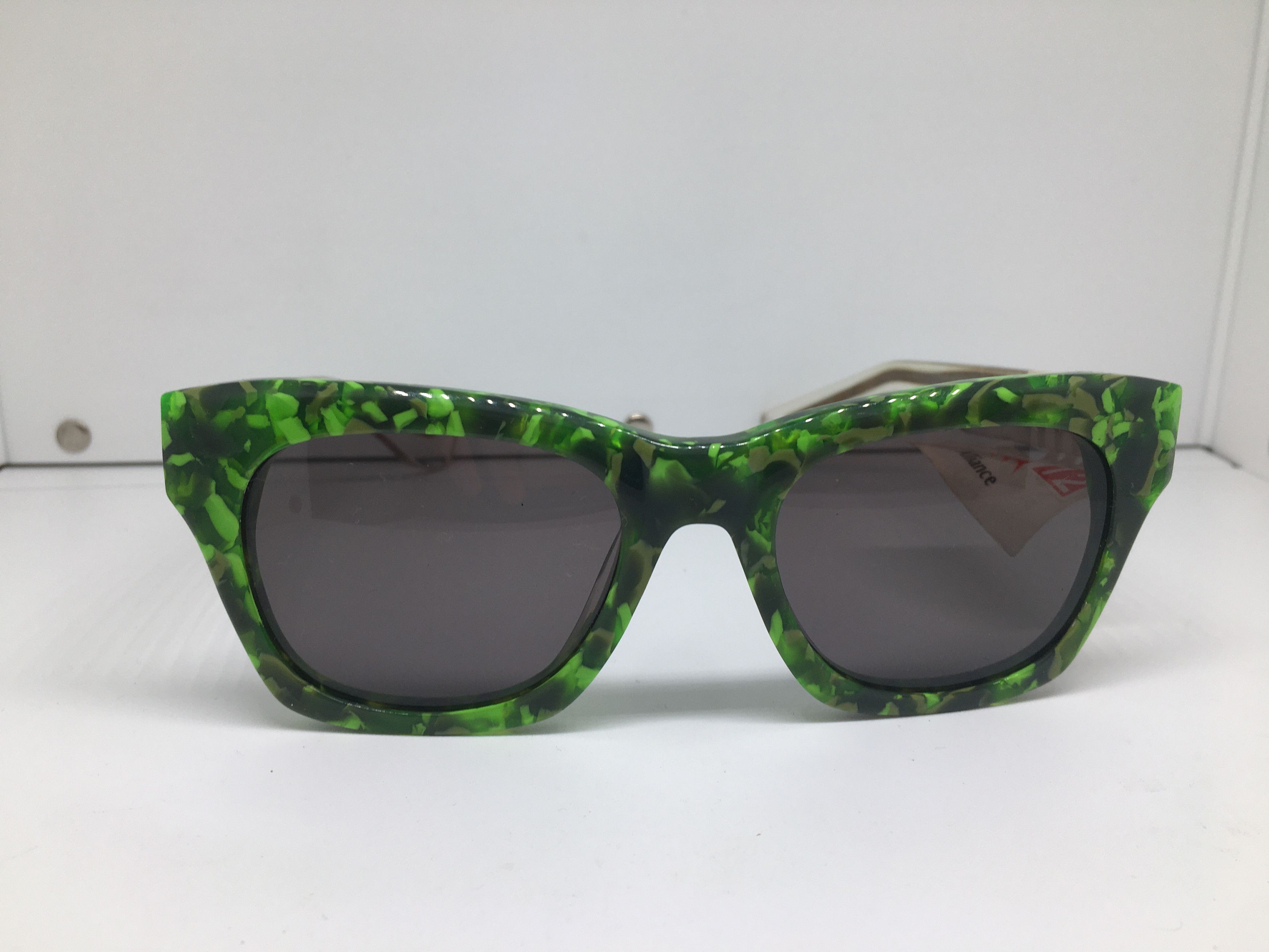 Vintage Handmade Chunky Acetate Sunglasses Frame Size ONE SIZE - 1 Thumbnail