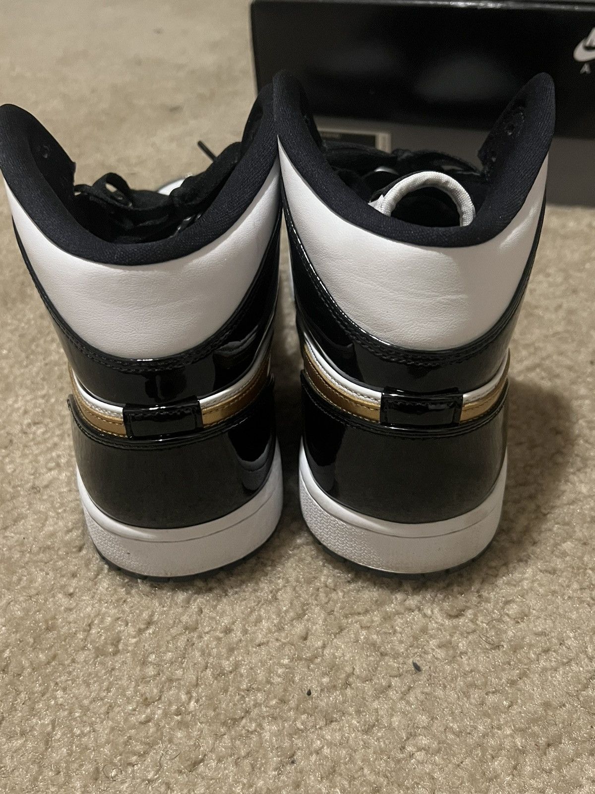 Jordan Brand Retro 1 mid Size US 11 / EU 44 - 4 Thumbnail