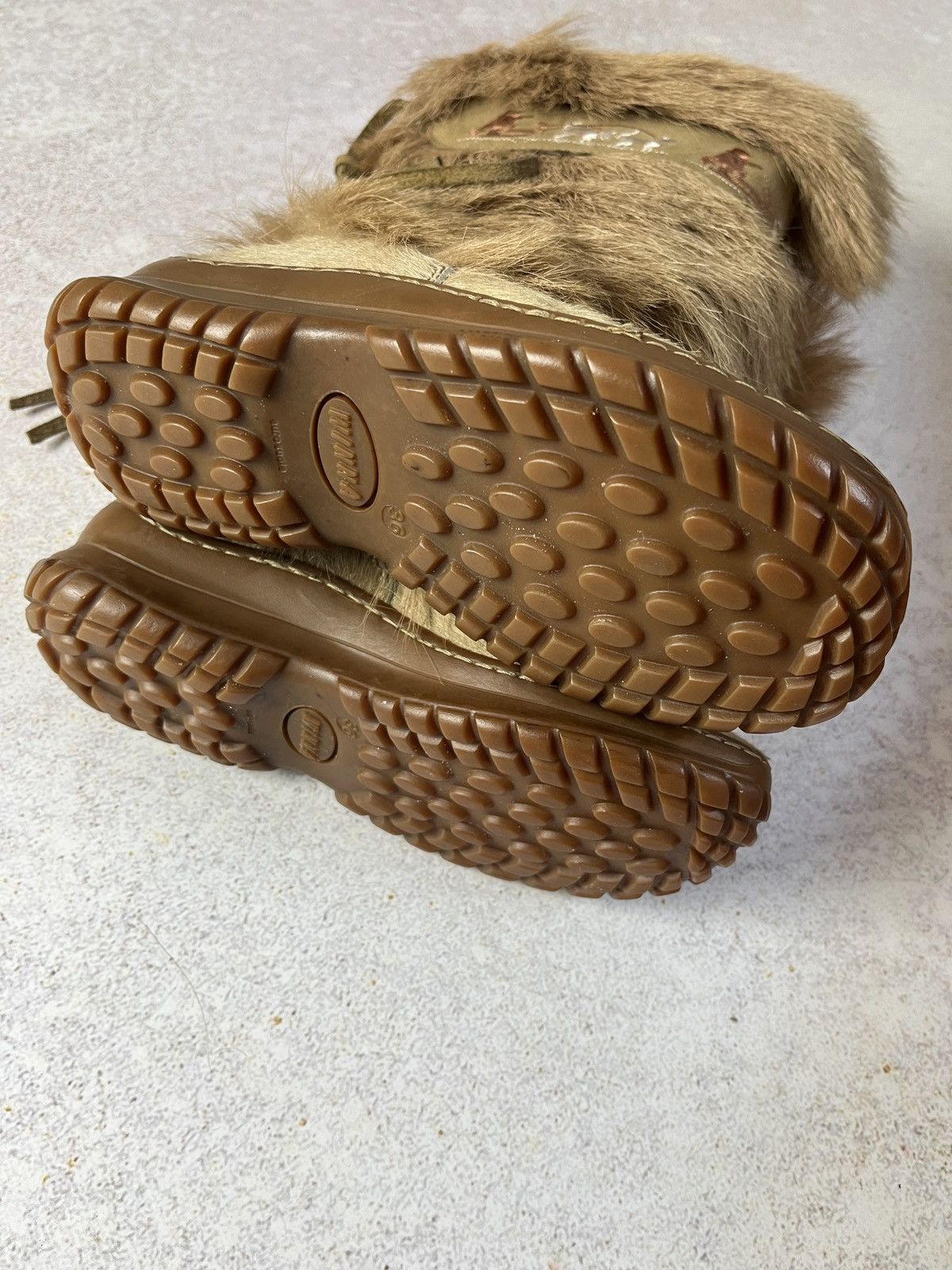 If Six Was Nine Vintage Oscar Sport Goat Fur Snow Boots Rare Apres Ski Yeti Size US 6 / IT 36 - 6 Thumbnail
