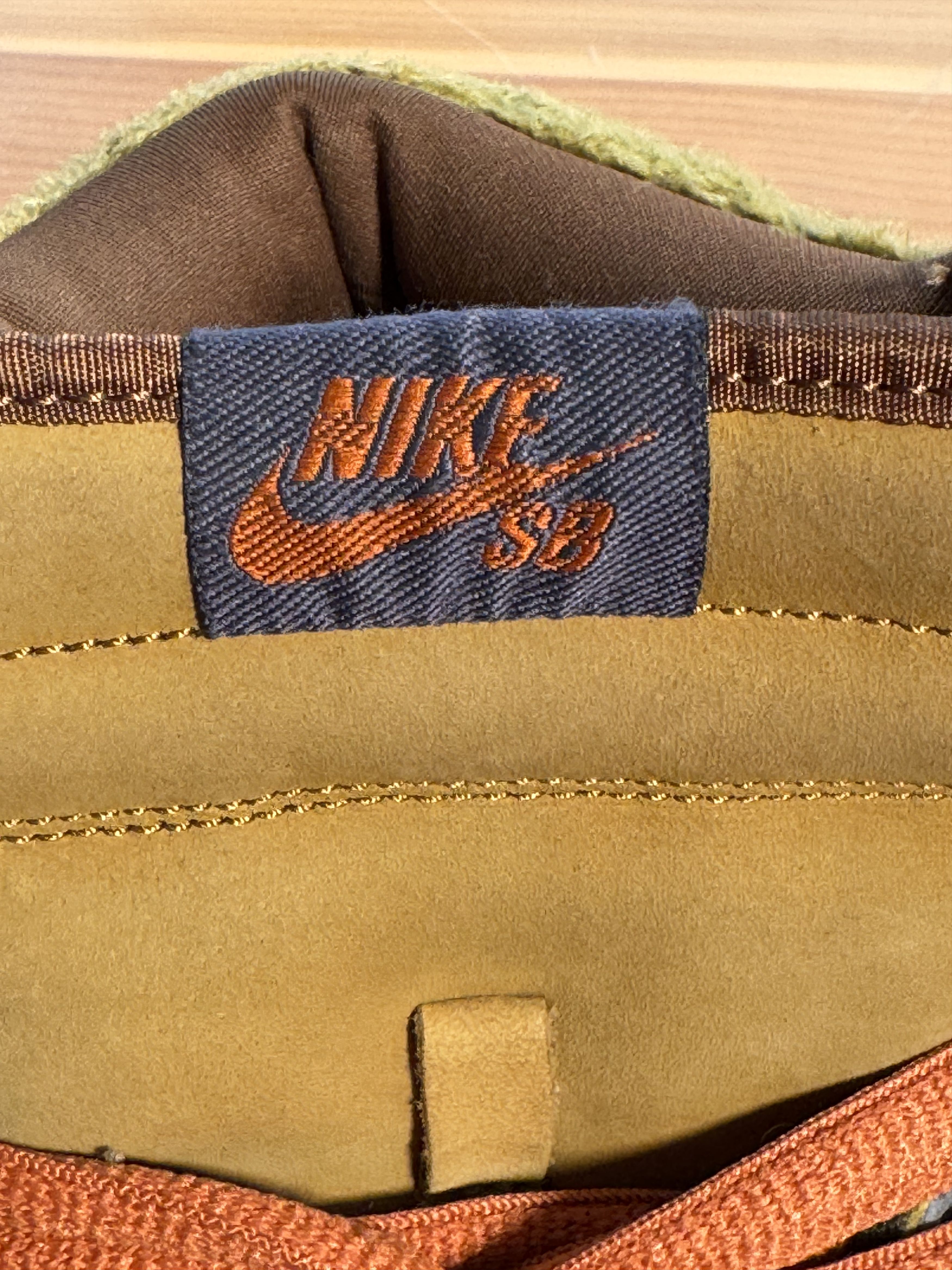 Nike (2006) Nike SB Dunk High The Three Bears ‘Papa Bear’ Size US 10 / EU 43 - 17 Thumbnail