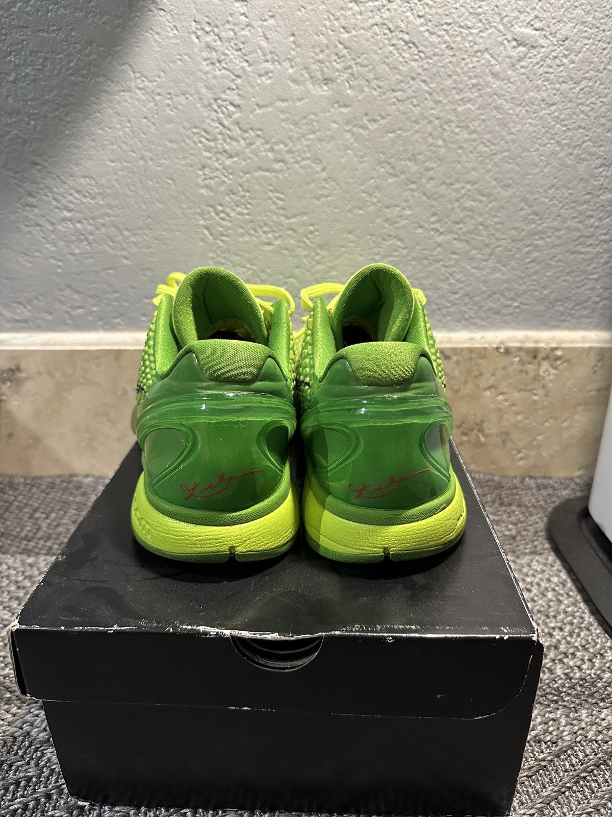 Nike Nike Kobe 6 Proto Grinch Size US 12 / EU 45 - 4 Thumbnail