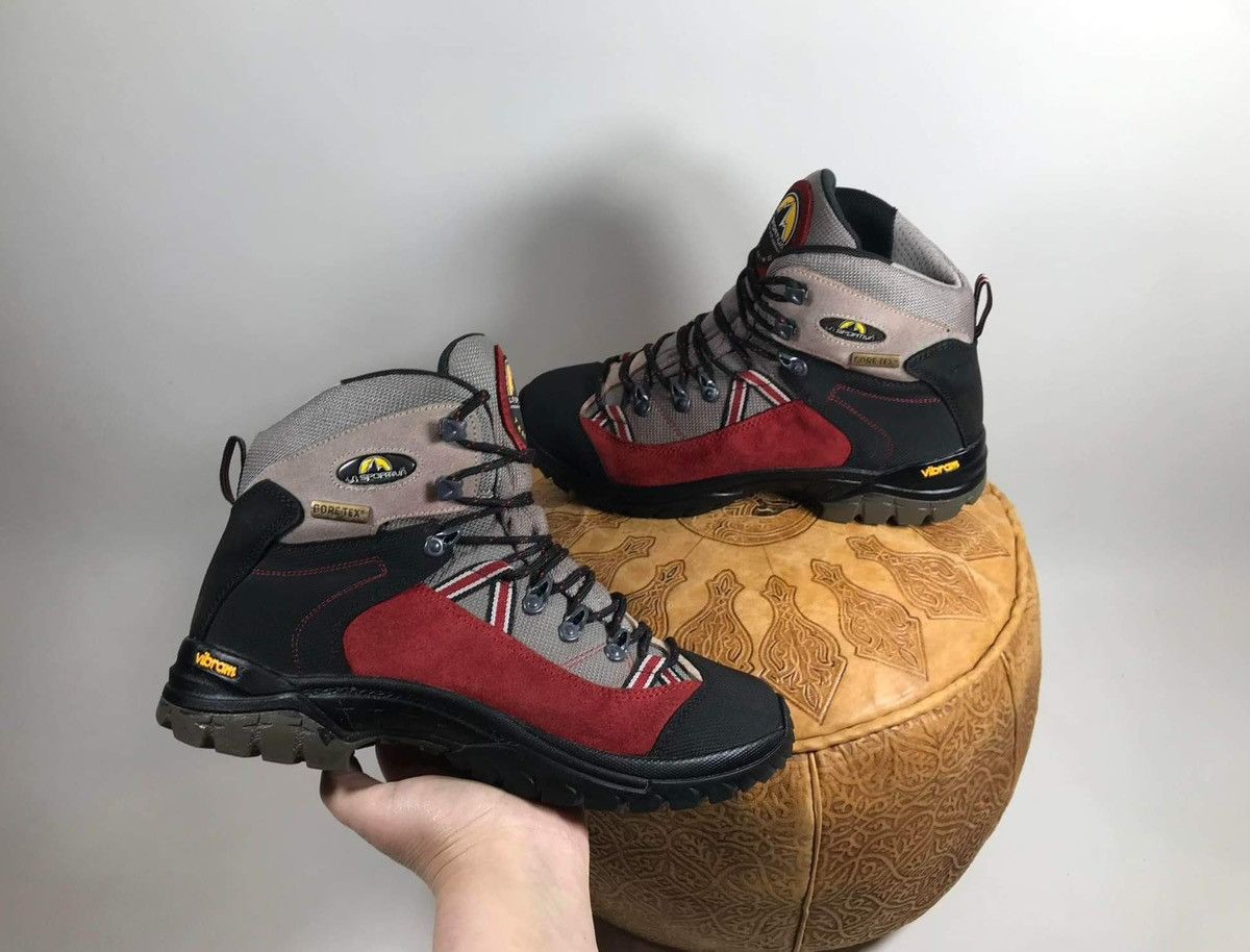 Vintage La Sportiva Italian Suede Mountaineering Boots with Red Laces - EU 44 Aging La Sportiva mountaineering boots with moon logo main image 2
