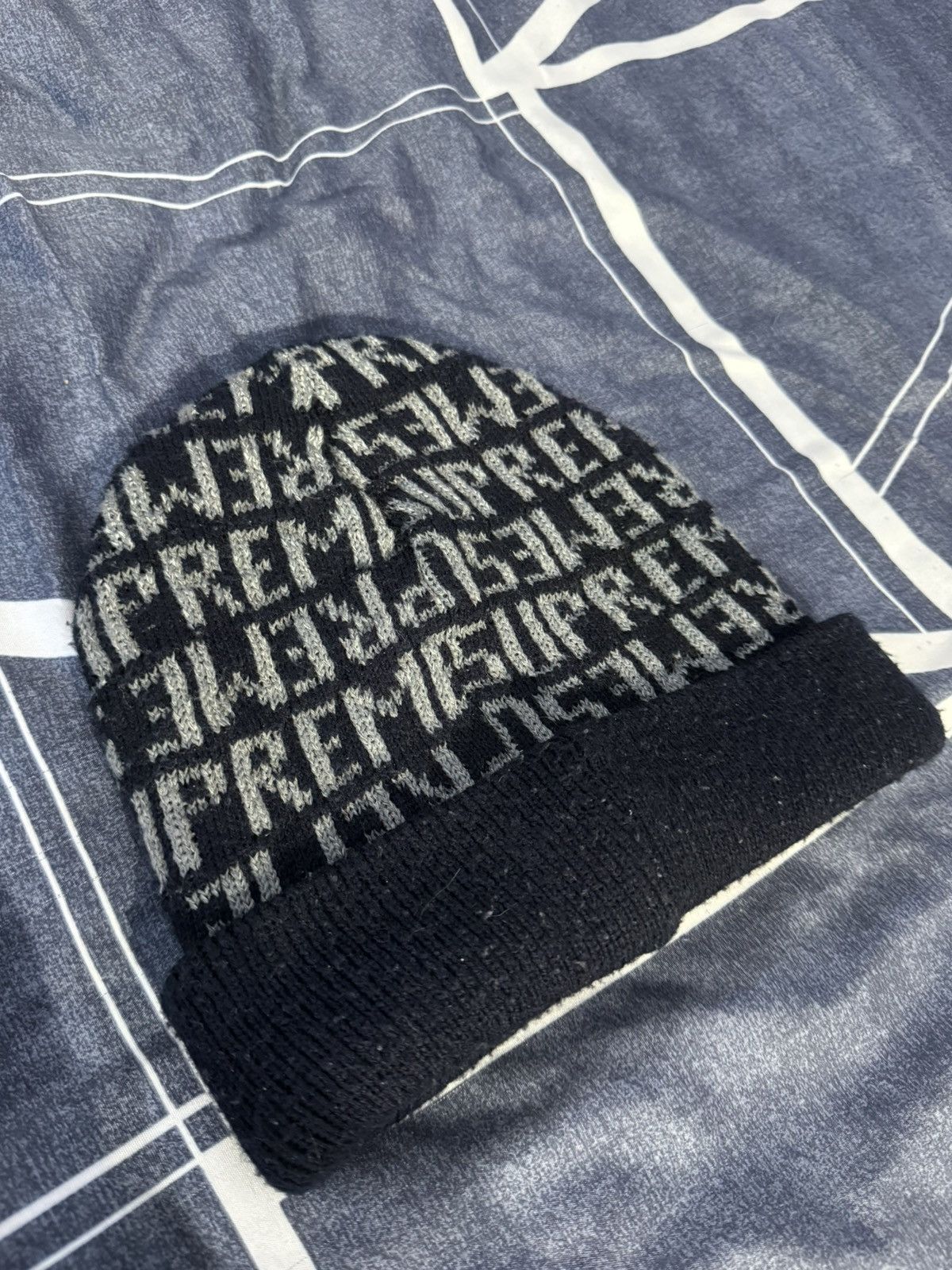 Supreme Supreme 3M Reflective Repeat Beanie Size ONE SIZE - 4 Thumbnail