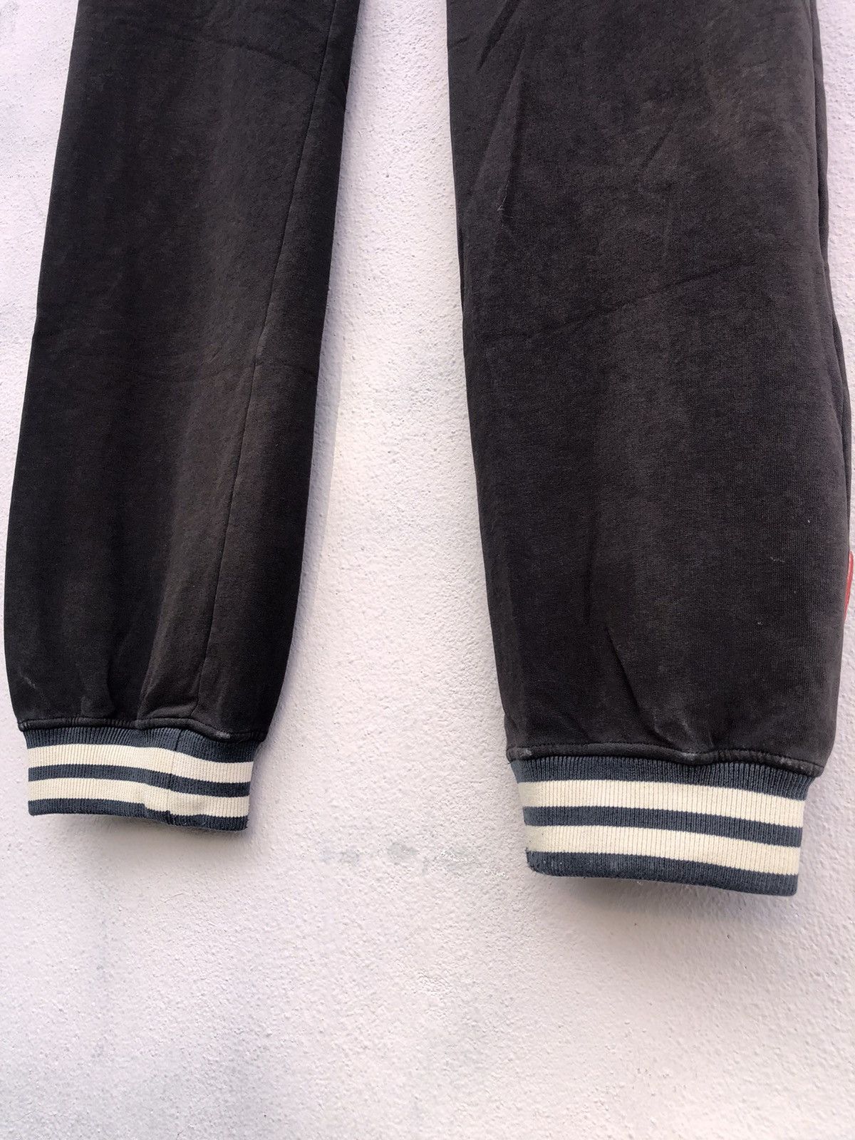 Prada Prada Sweatpants Zipper Rubber Tags Size US 32 / EU 48 - 8 Thumbnail