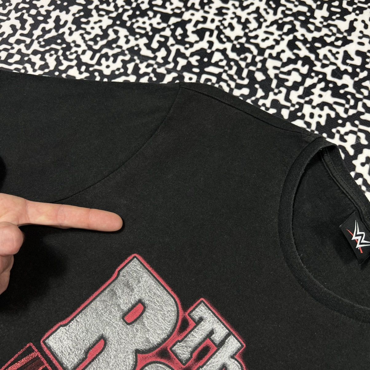 WWE Vintage Y2K WWE The Rock Dwayne Johnson Wrestling T-shirt Size US M / EU 48-50 / 2 - 10 Thumbnail