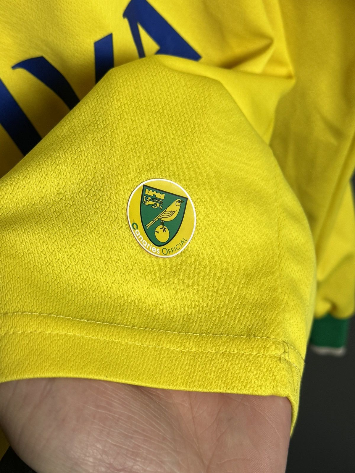 Errea Norwich City 12/13 Home Football Long Sleeve Jersey Size US M / EU 48-50 / 2 - 4 Thumbnail