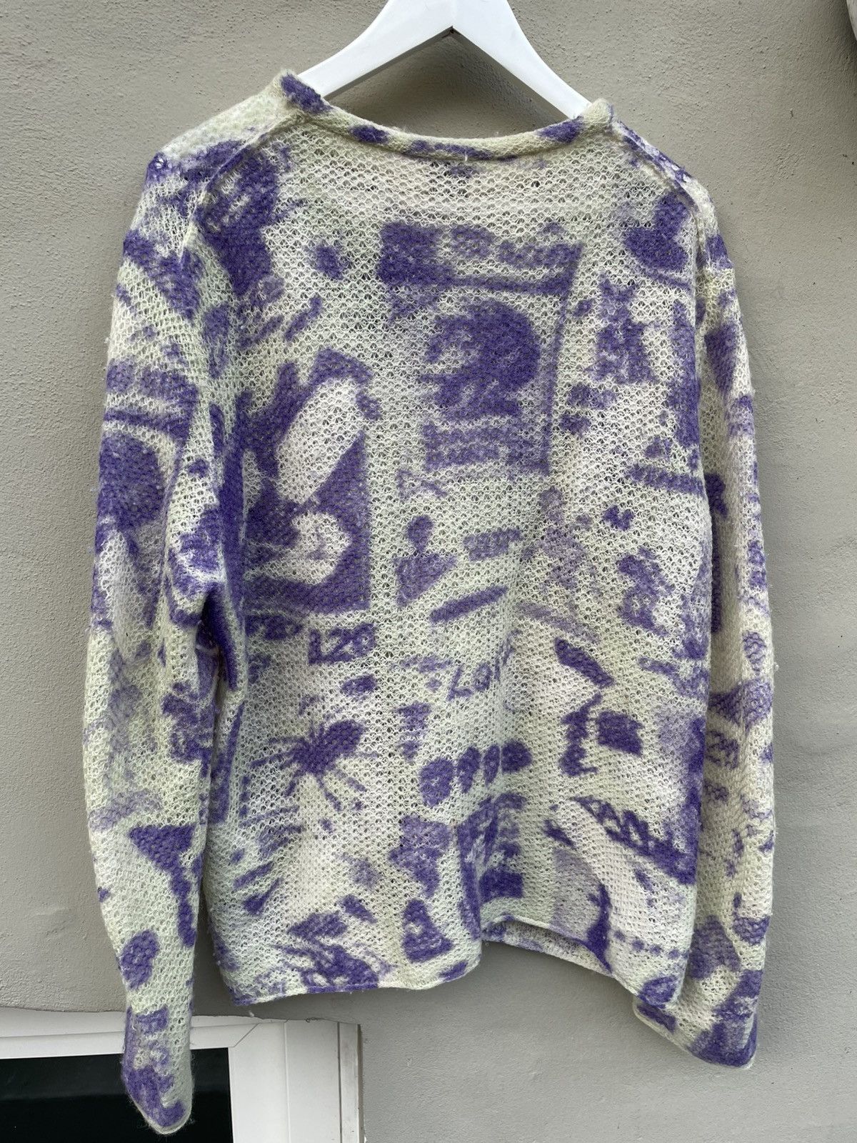 Acne Studios Acne Studios FW19 purple scribble rave poster knit sweater Size US L / EU 52-54 / 3 - 2 Thumbnail
