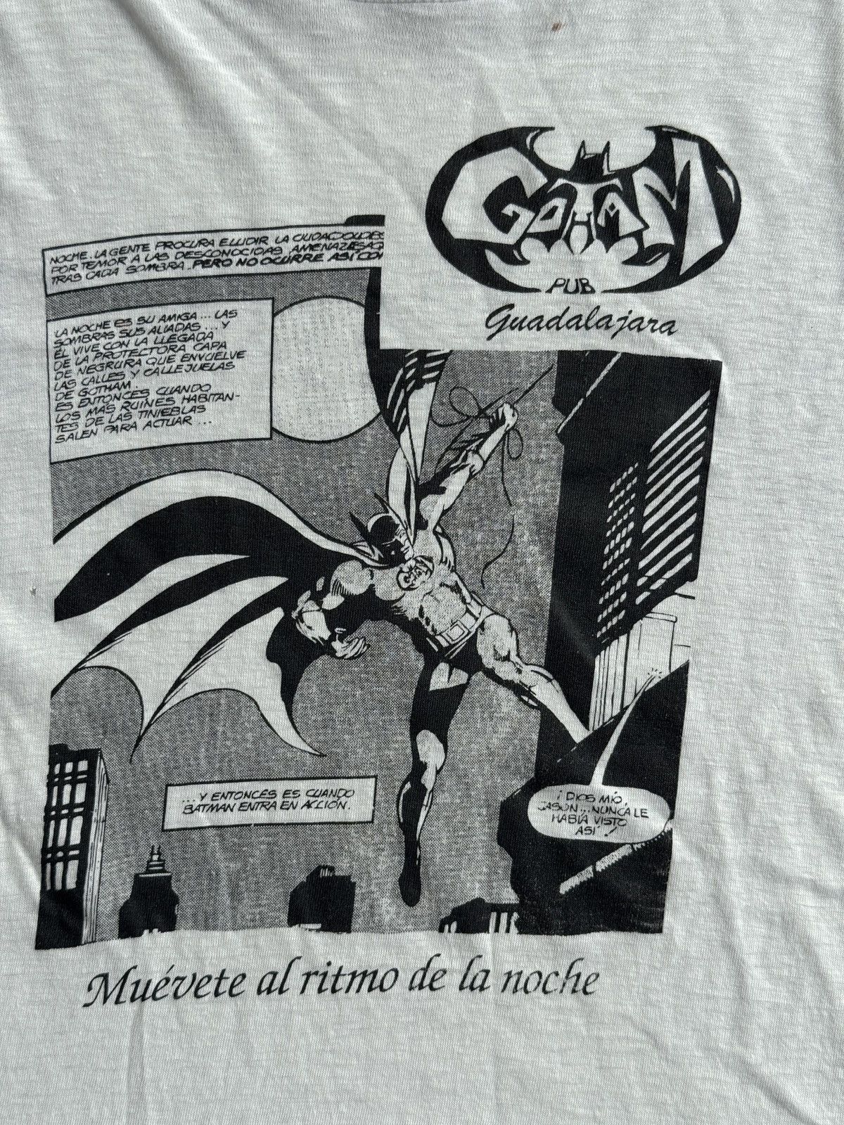 DC Comics × Vintage *RARE* 90s VINTAGE GOTHAM PUB BAR CLUB BATMAN TEE Size US L / EU 52-54 / 3 - 3 Thumbnail