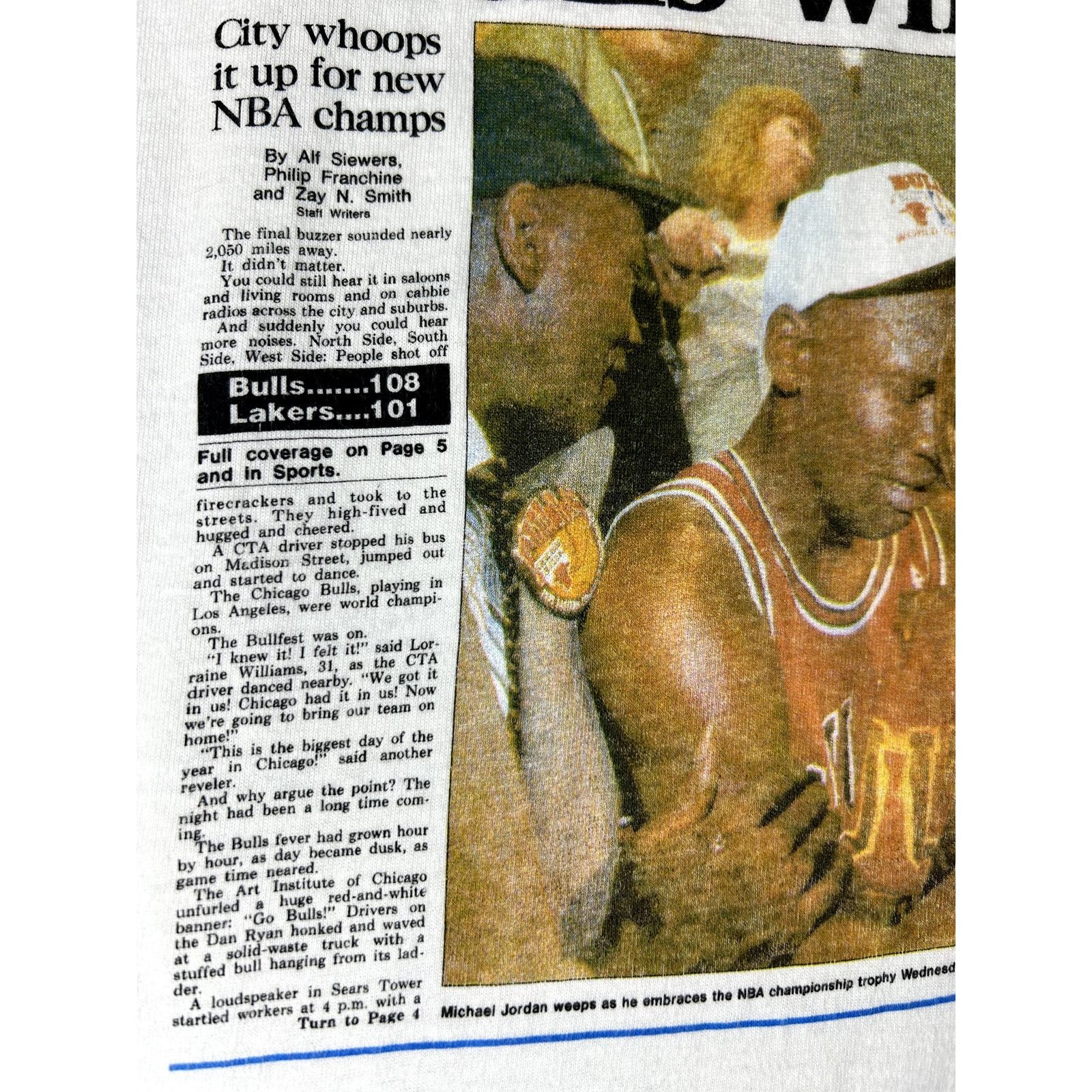 NBA '91 NBA Chicago Bulls Michael Jordan Newspaper Print T Shirt Size US L / EU 52-54 / 3 - 13 Thumbnail