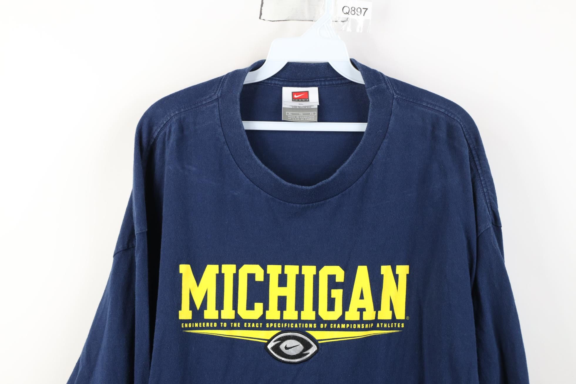 Nike Vintage Nike Swoosh University of Michigan Football T-Shirt Size US XL / EU 56 / 4 - 2 Thumbnail