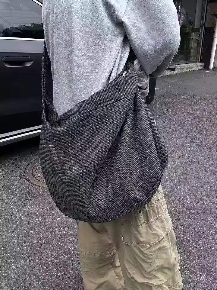 Japanese Brand High-Capacity Shoulder Bag Size ONE SIZE - 1 Thumbnail