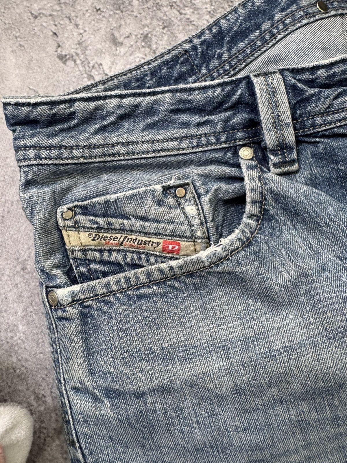 Diesel Y2K Distressed Diesel Jeans Baggy Size US 36 / EU 52 - 12 Thumbnail