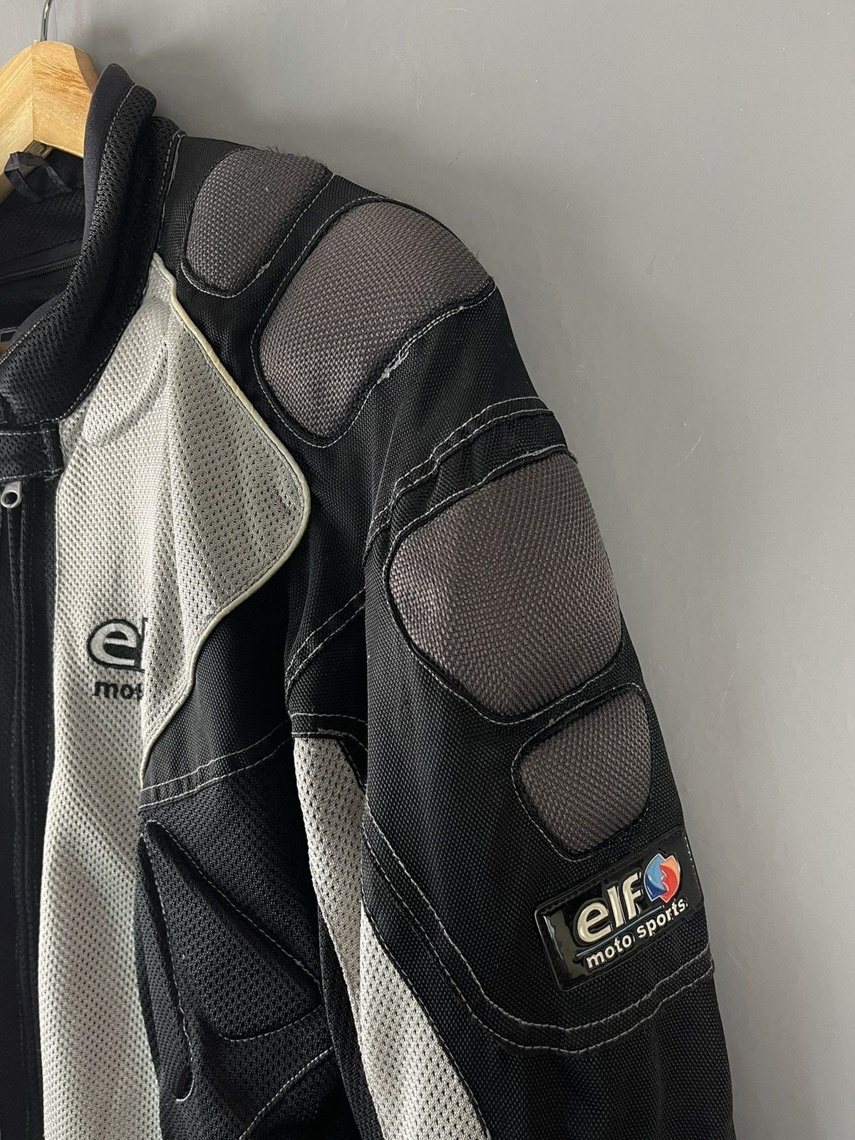 Sports Specialties VINTAGE ELF LUBRICANTS MOTOR SPORT RACING PADED JACKET Size US M / EU 48-50 / 2 - 5 Thumbnail