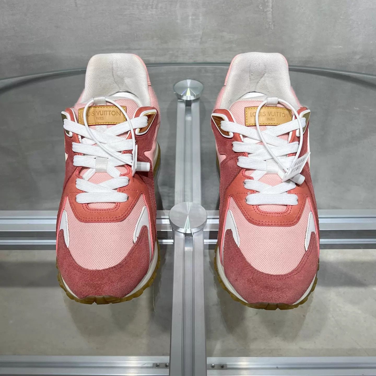 Louis Vuitton LV women's pink sneakers UK1.5/35.5 Size US 5 / IT 35 - 1 Thumbnail