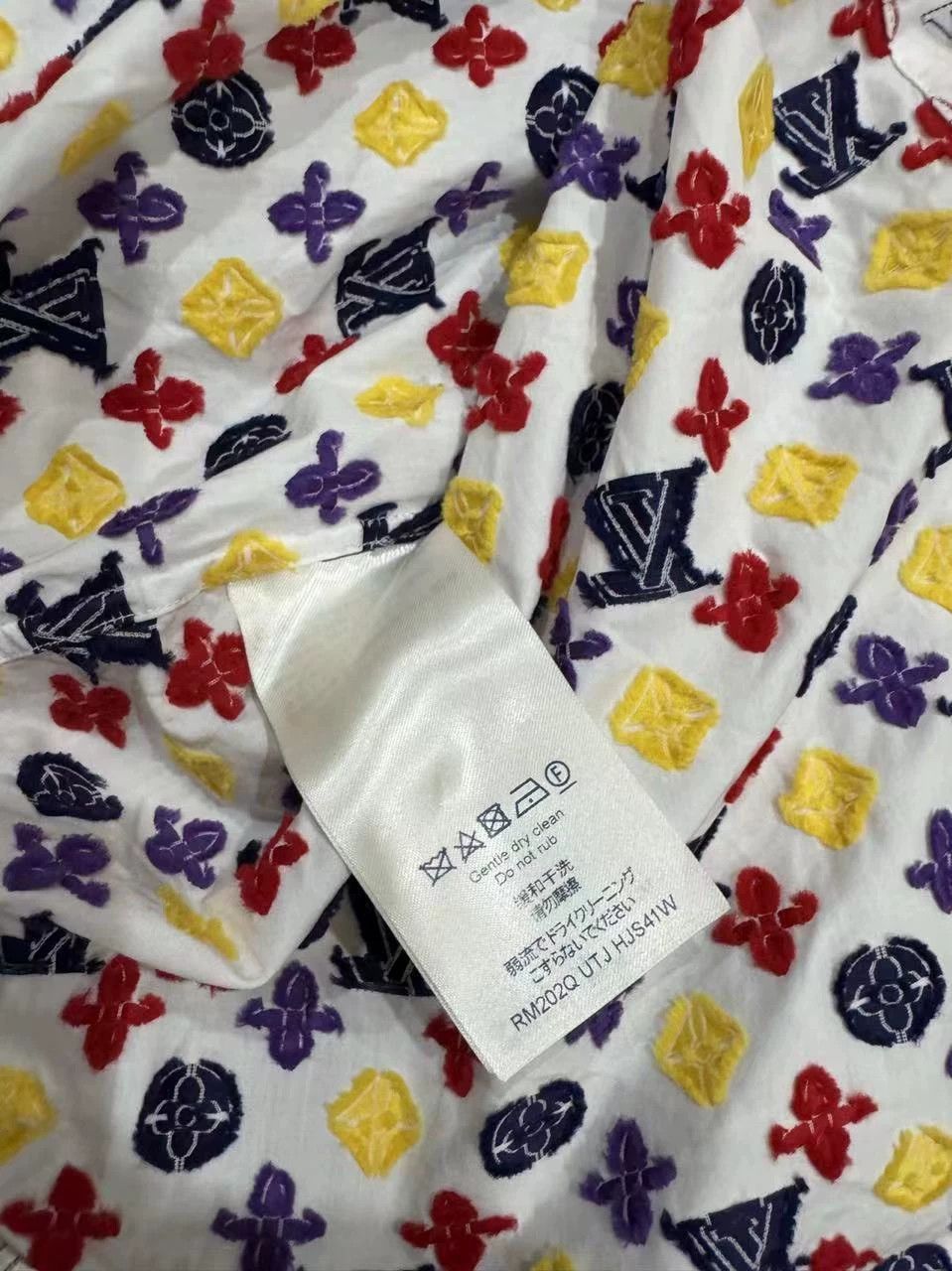 Louis Vuitton Lv Shirt M 99 New Size US M / EU 48-50 / 2 - 3 Thumbnail