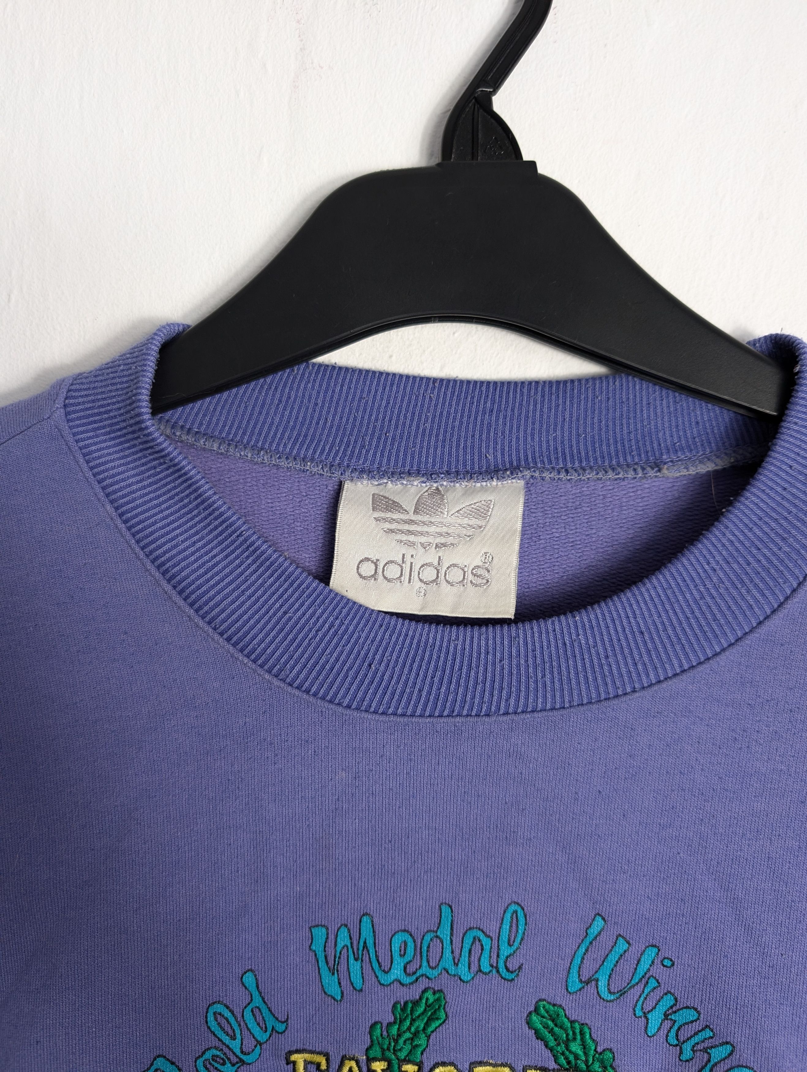 Adidas Vintage Adidas Gold Medal Sweatshirt Purple Boxy Retro 90s Size US M / EU 48-50 / 2 - 3 Thumbnail