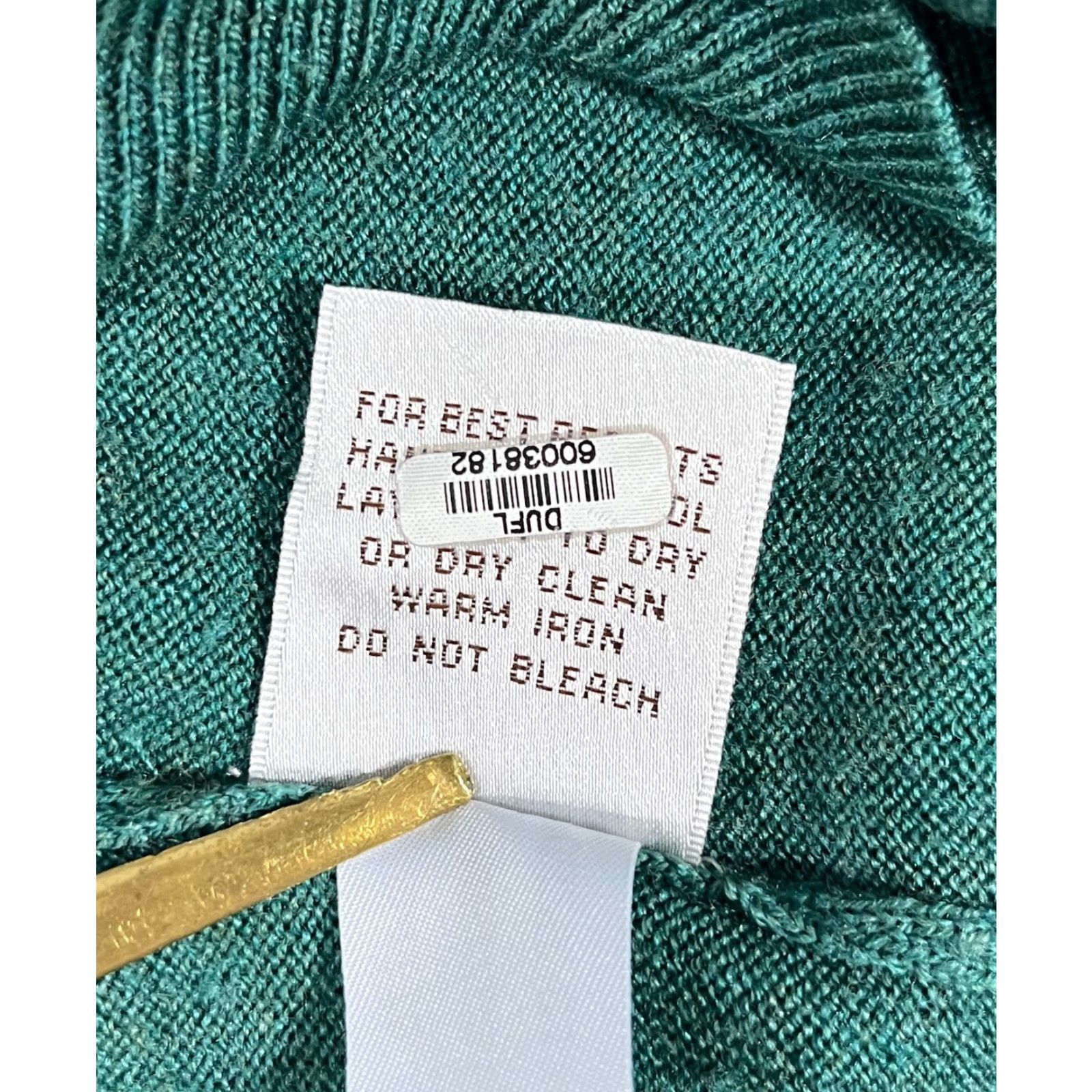 Peter Millar VINTAGE Peter Millar Crown Soft V-Neck Sweater Merino Wool Silk Sz M Green Men’s Knit Pullover V-Neck 85% Merino Wool, 15% Silk Lightweight Soft Size US M / EU 48-50 / 2 - 6 Thumbnail