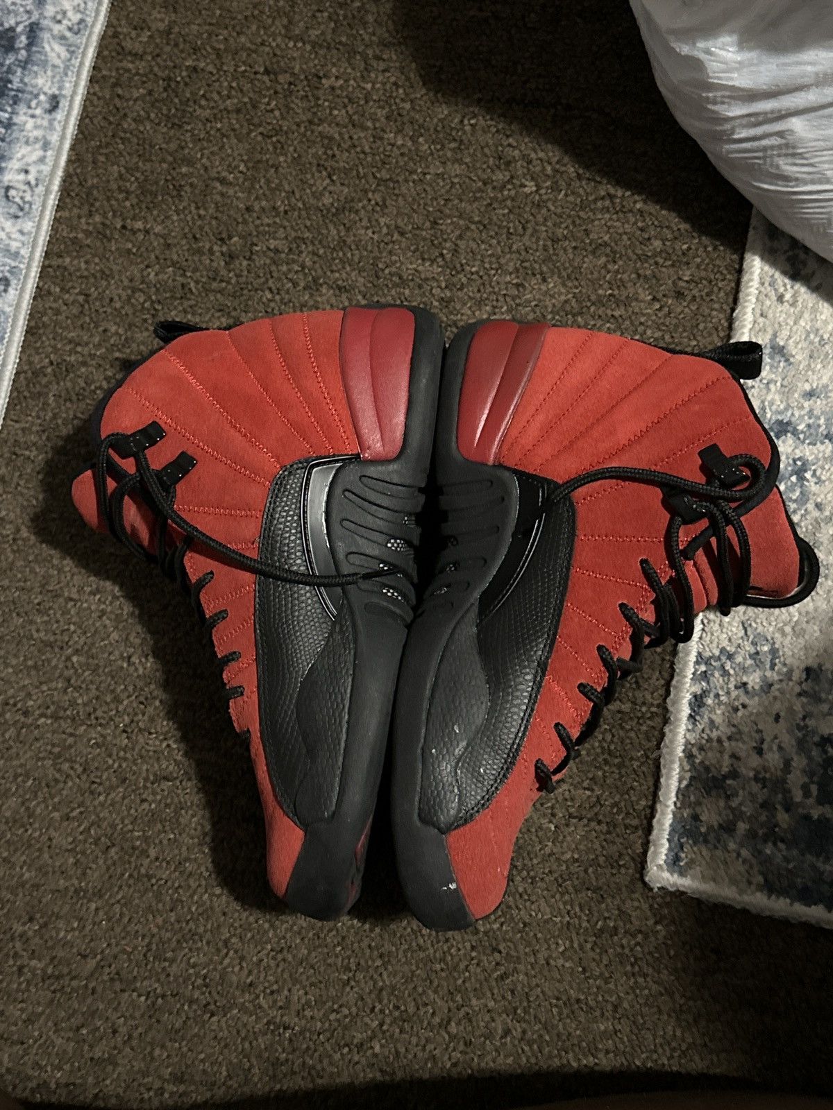 Jordan Brand Reverse Flu Game - Boys Size US 6 / EU 39 - 3 Thumbnail