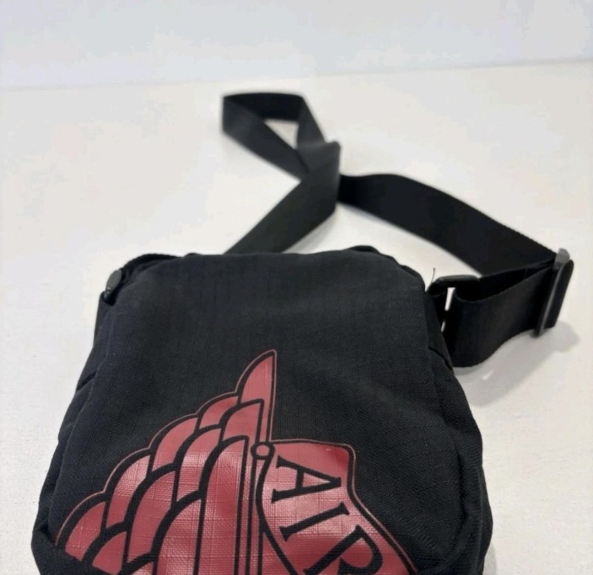 Jordan Brand Nike Air Jordan Wings Festival Crossbody Bag Black/Red Size ONE SIZE - 2 Thumbnail