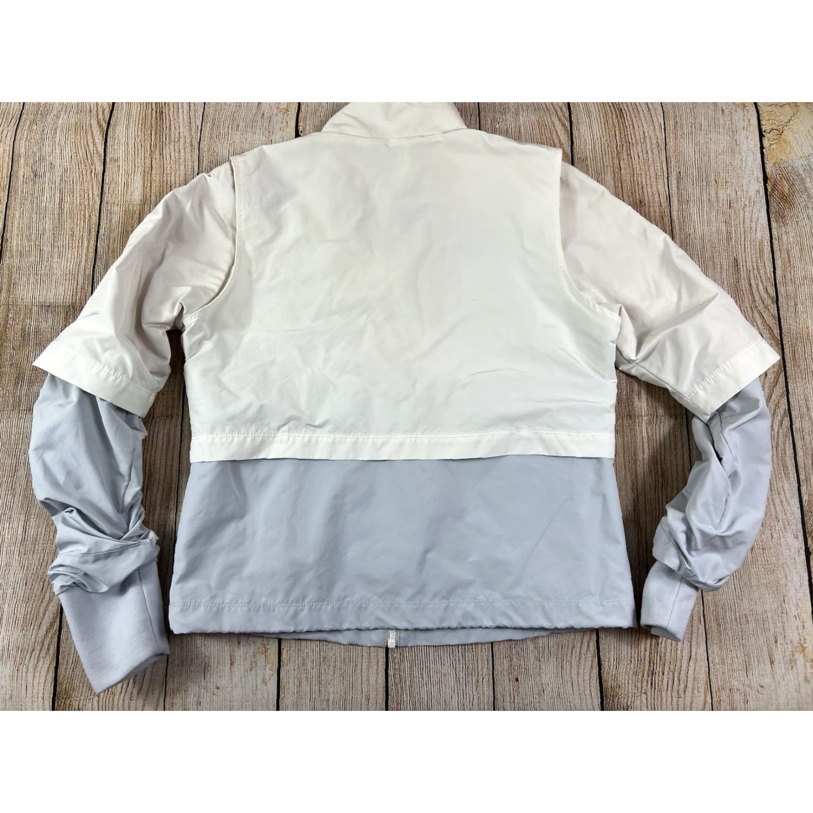 Nike **Nike Women's Gray White Golf Hyperadapt Jacket Size Small** User: **Gray Nike Women's Golf Hyperadapt Jacket Size Small** Size S / US 4 / IT 40 - 2 Thumbnail