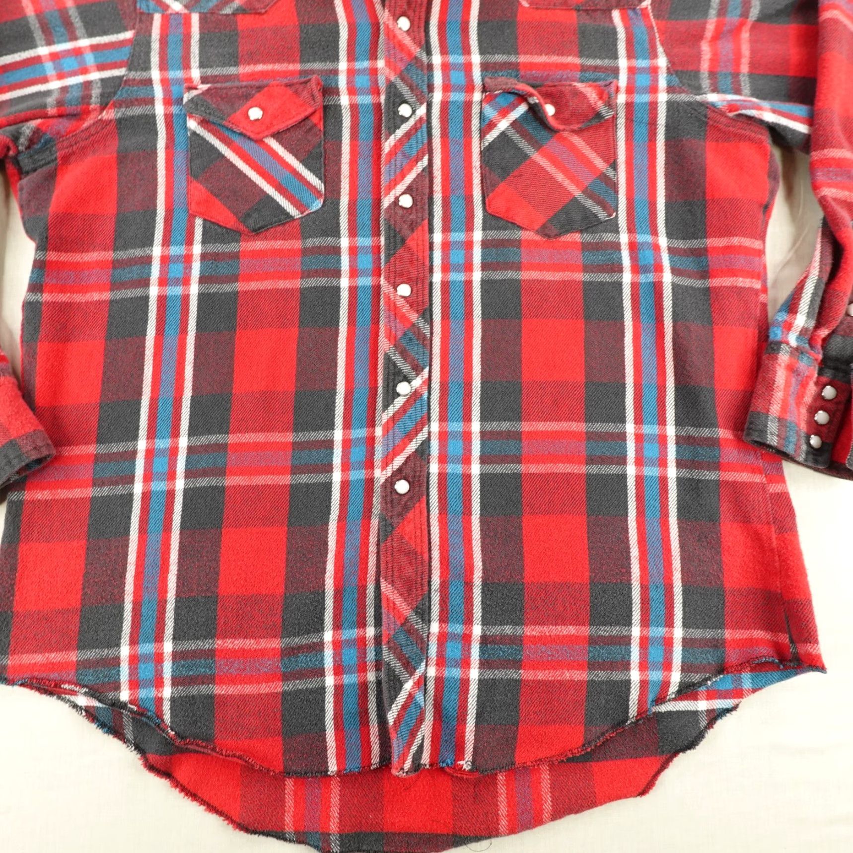 Wrangler VINTAGE Wrangler Shirt XL Red Plaid Western Pearl Snap X-Long Tail 90s Mens Shirt Size US XL / EU 56 / 4 - 4 Thumbnail