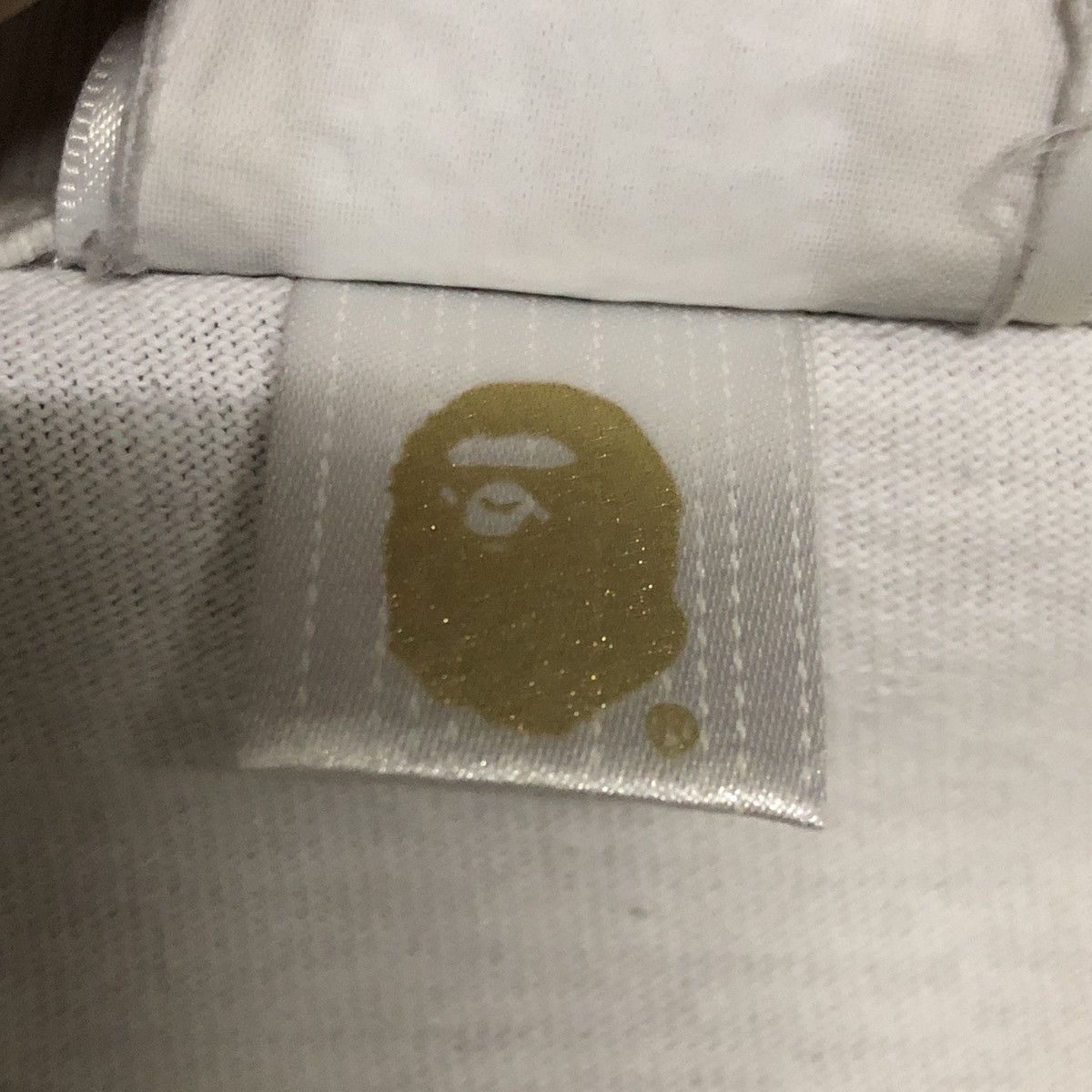 Bape A Bathing Ape Credit Card Hong Kong Exclusive Tshirts Size US L / EU 52-54 / 3 - 12 Thumbnail