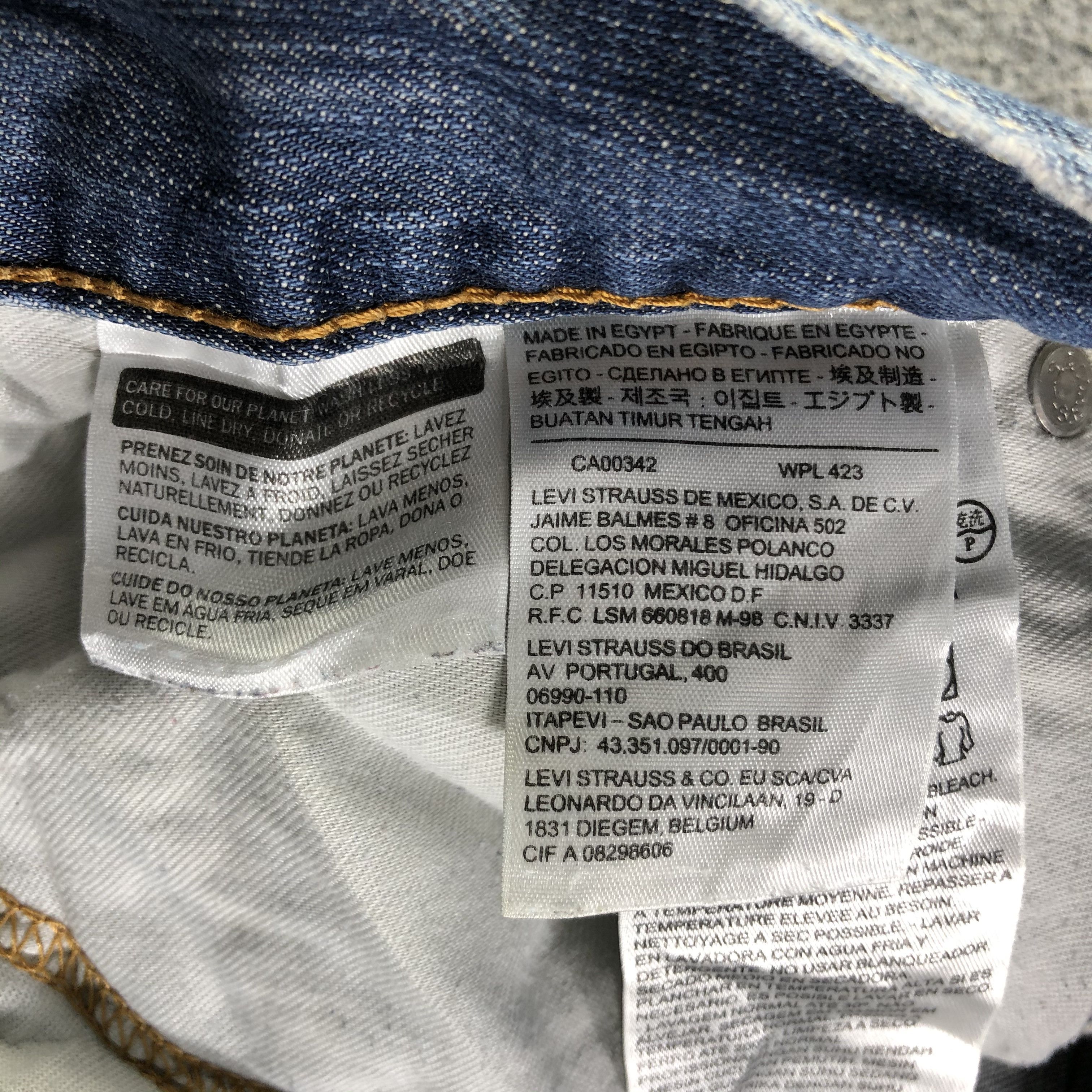 Levi's Vintage Faded Blue Levis 514 Jeans-J3277 Size US 37 - 10 Thumbnail