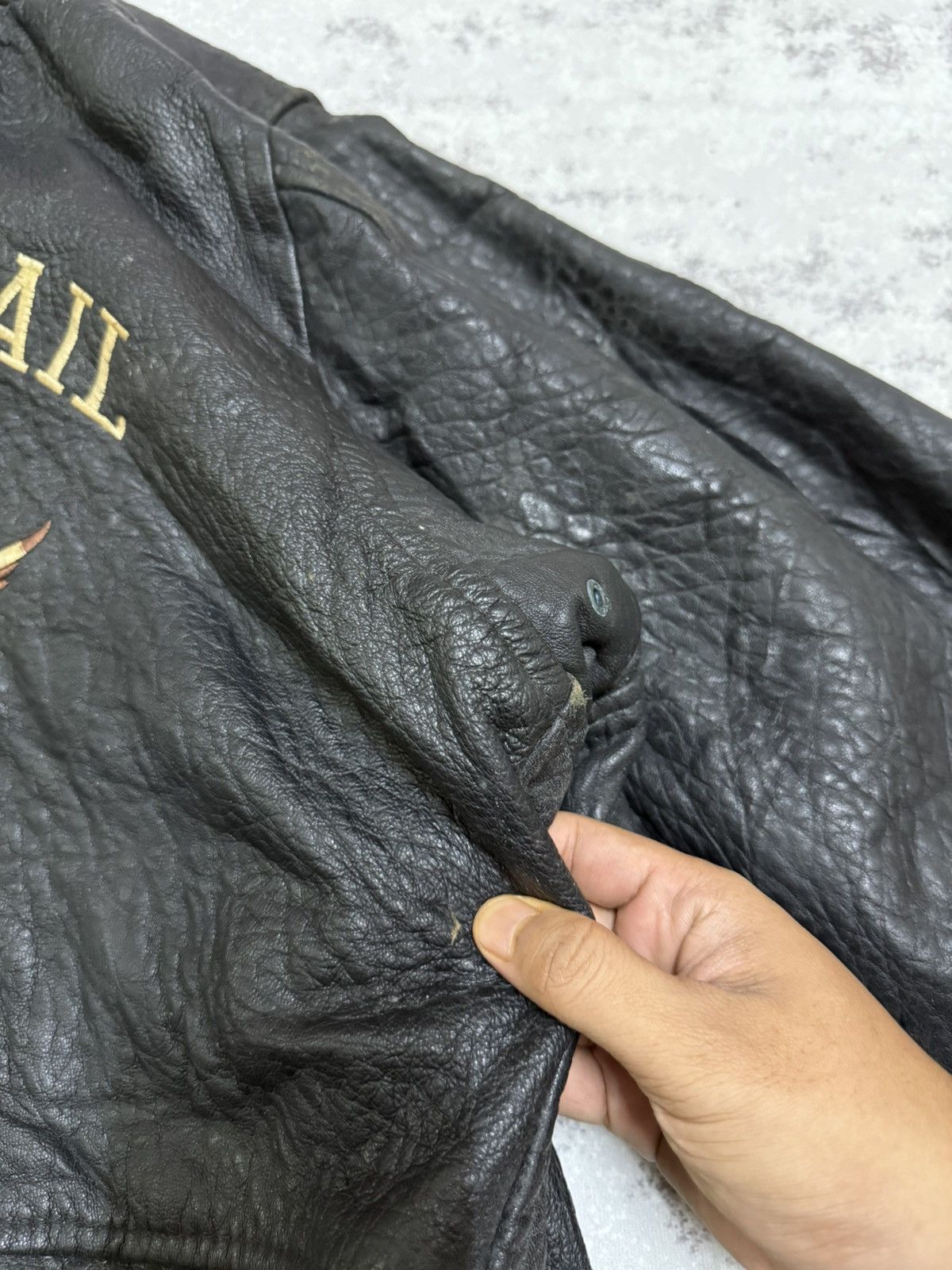 Genuine Leather Vintage 80s SINGULIER AIR MAIL FLIGHT BOMBER JACKET LEATHER Size US XL / EU 56 / 4 - 21 Thumbnail