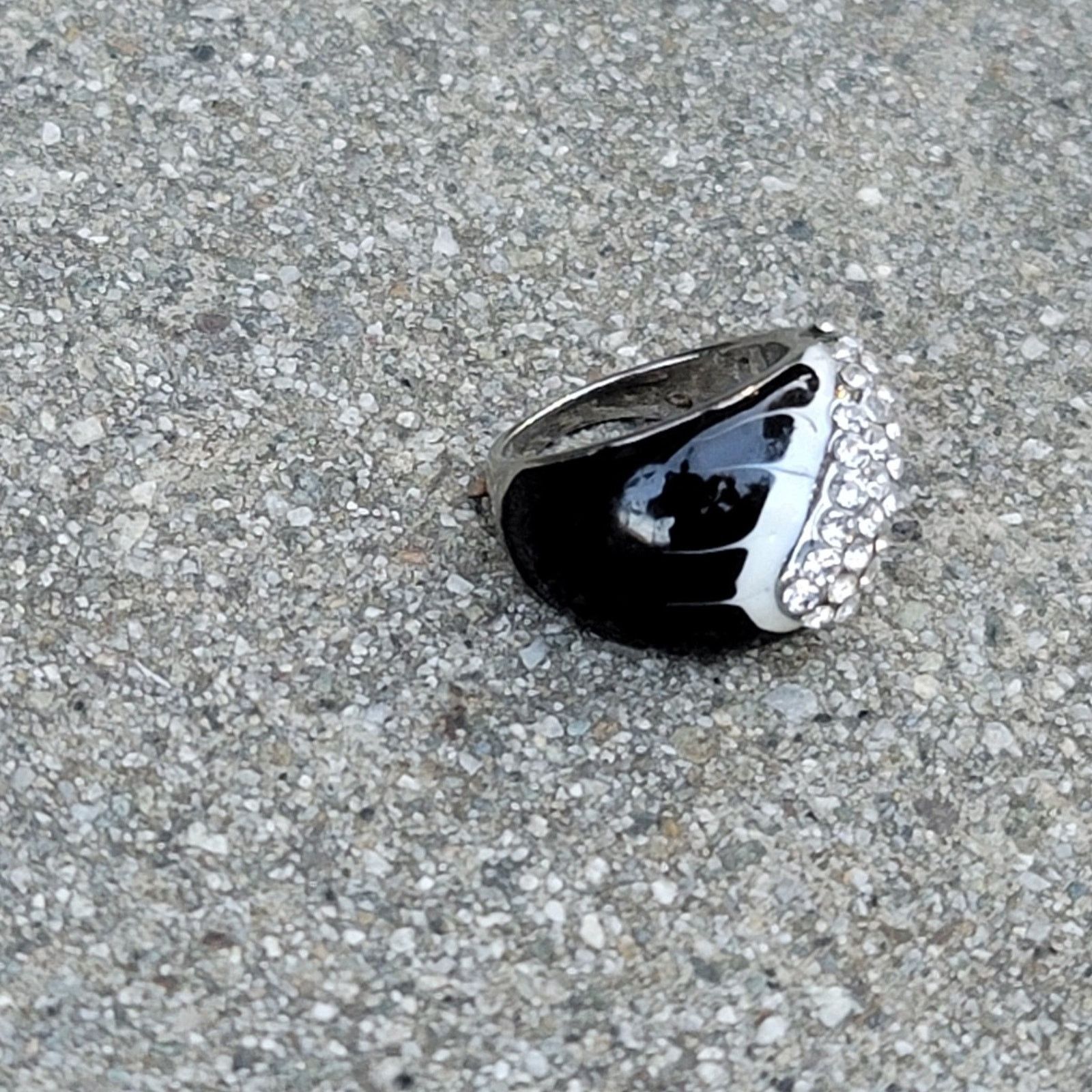 The Unbranded Brand Silver Tone Black Enamel Art Deco Rhinestone Ring Size ONE SIZE - 5 Thumbnail