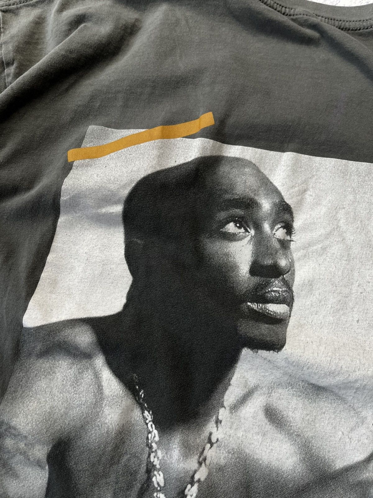 Band Tees Rare Mens 2Pac Vintage T-Shirt Size S Y2K Size US S / EU 44-46 / 1 - 17 Thumbnail