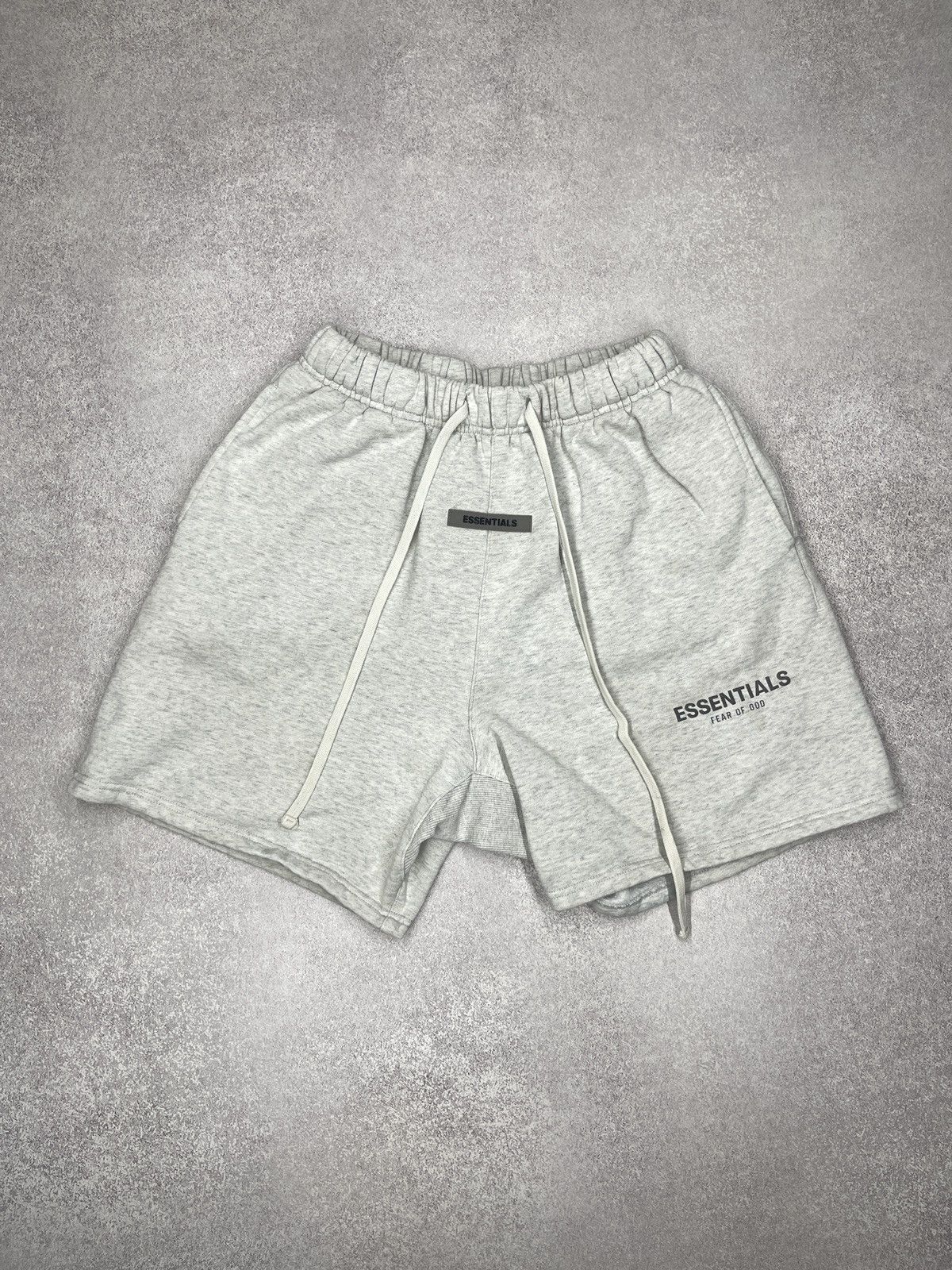 Essentials Fear of God Essentials Sweat Shorts Heather Grey Size US 32 / EU 48 - 2 Thumbnail