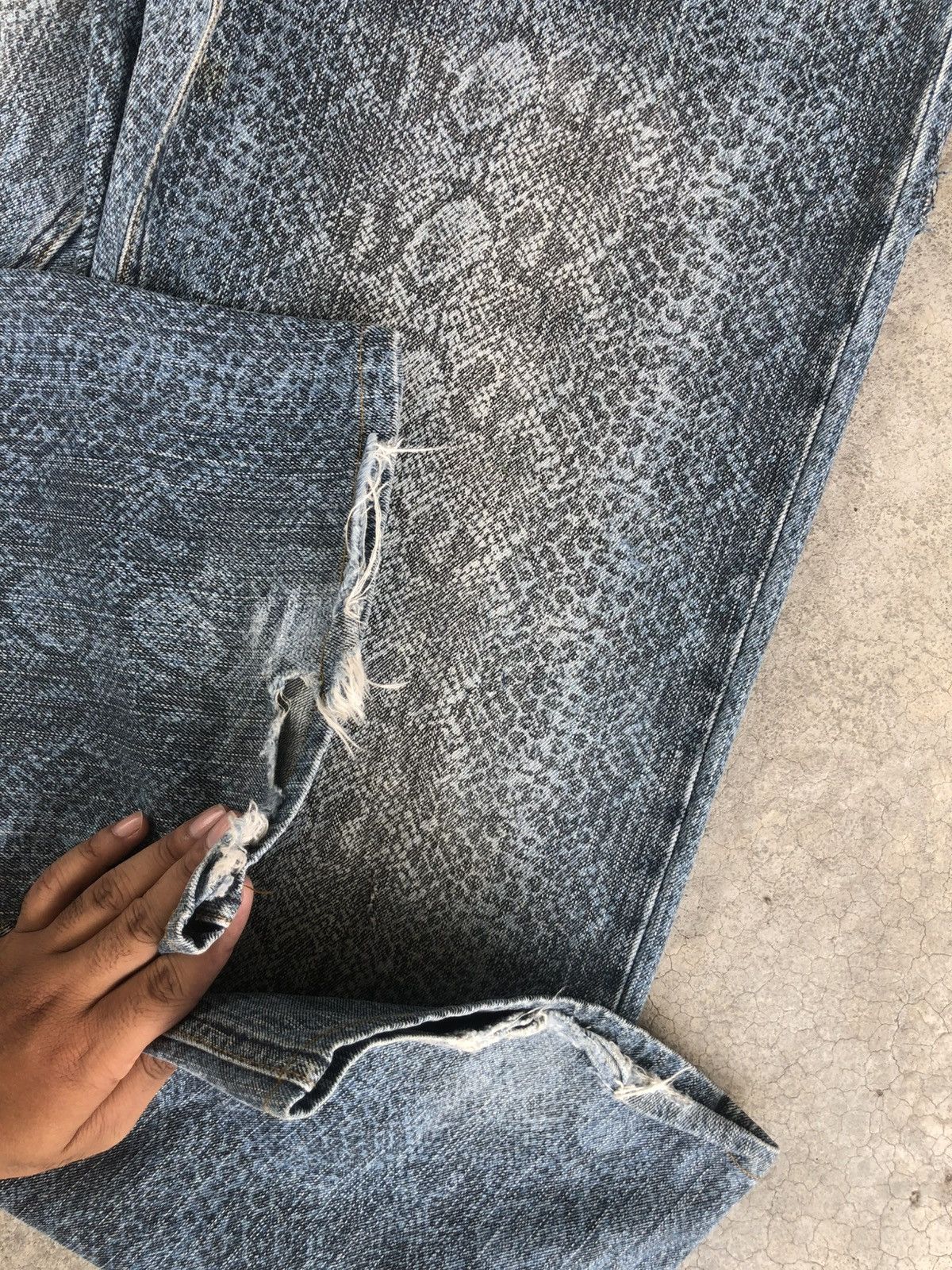 Karakuri Tamashii Karakuri Tamashii Embroidered Denim Snake Skin Size US 33 - 17 Thumbnail