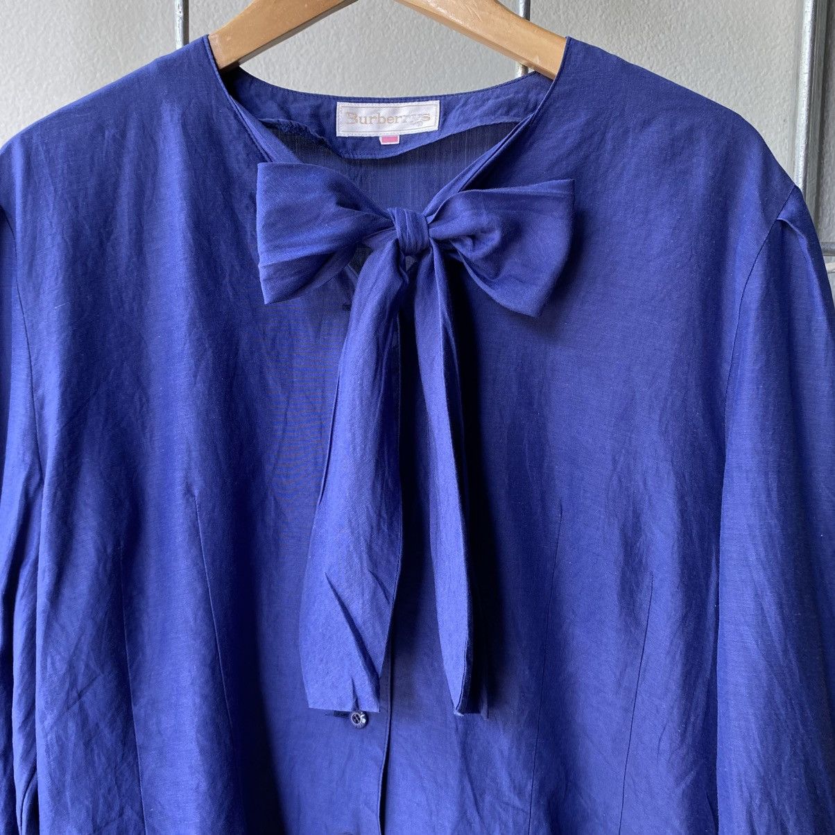 Burberry BURBERRYS Vintage Royal Blue Bow Blouse Size M / US 6-8 / IT 42-44 - 24 Thumbnail