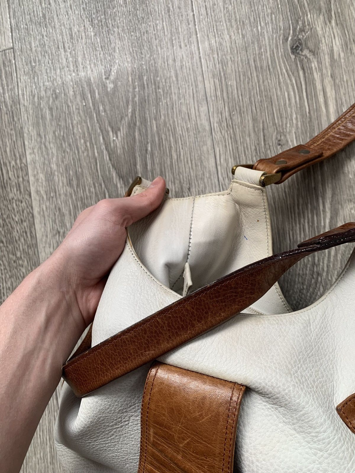 Mulberry Mulberry Vintage White Leather Buckle Handled Bag Luxury Size ONE SIZE - 13 Thumbnail