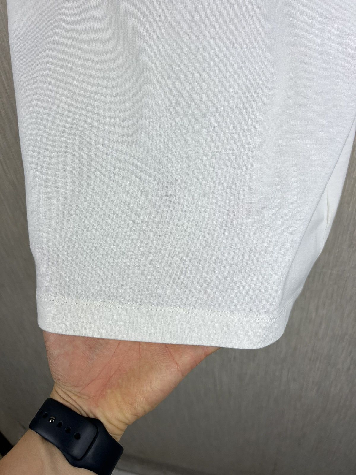 Moncler Moncler big fluffy down logo cream t-shirt tee luxury women Size XS / US 0-2 / IT 36-38 - 8 Thumbnail