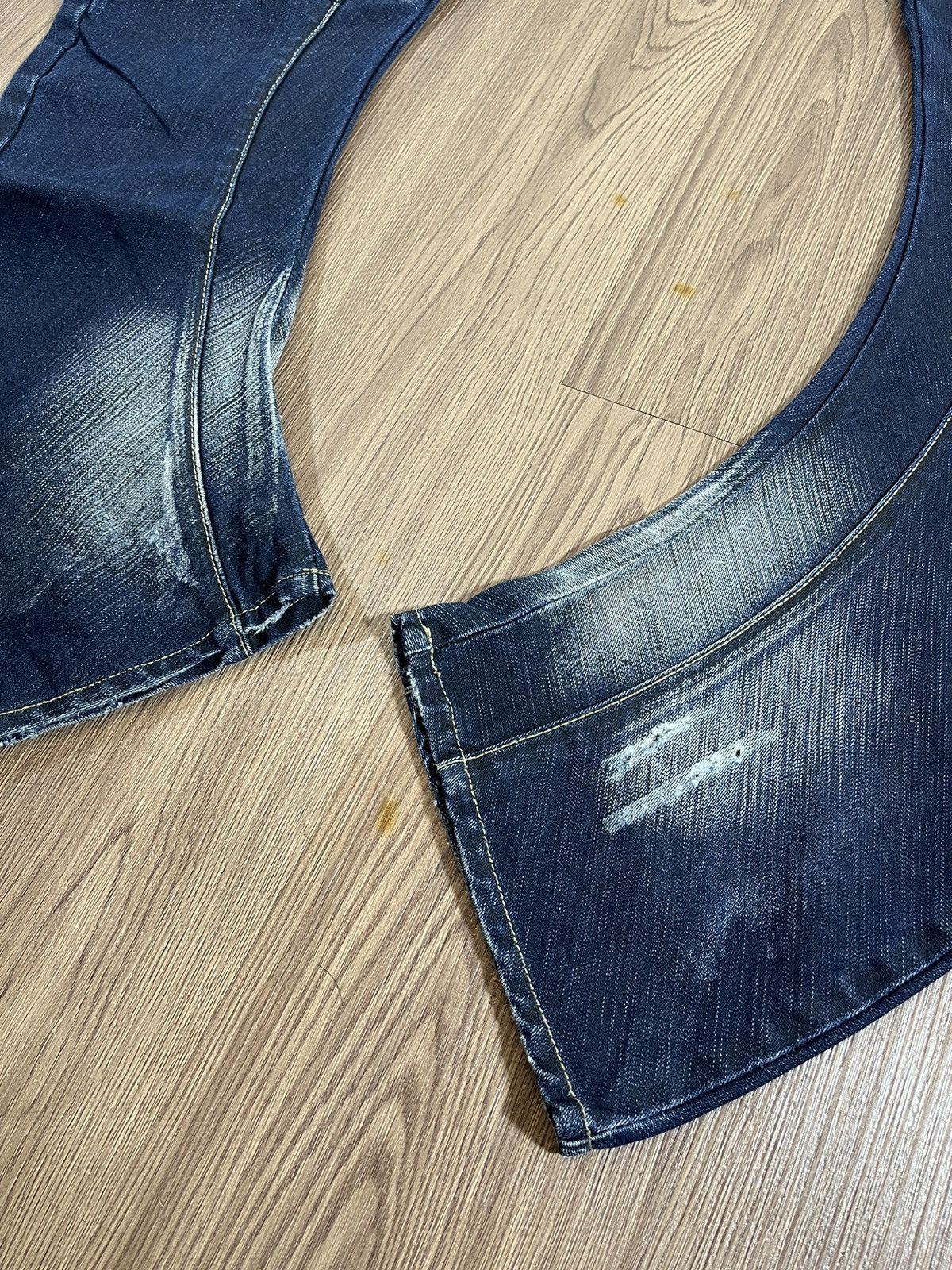 PPFM PPFM Curved Arch Distressed Denim Jeans Size US 33 - 7 Thumbnail