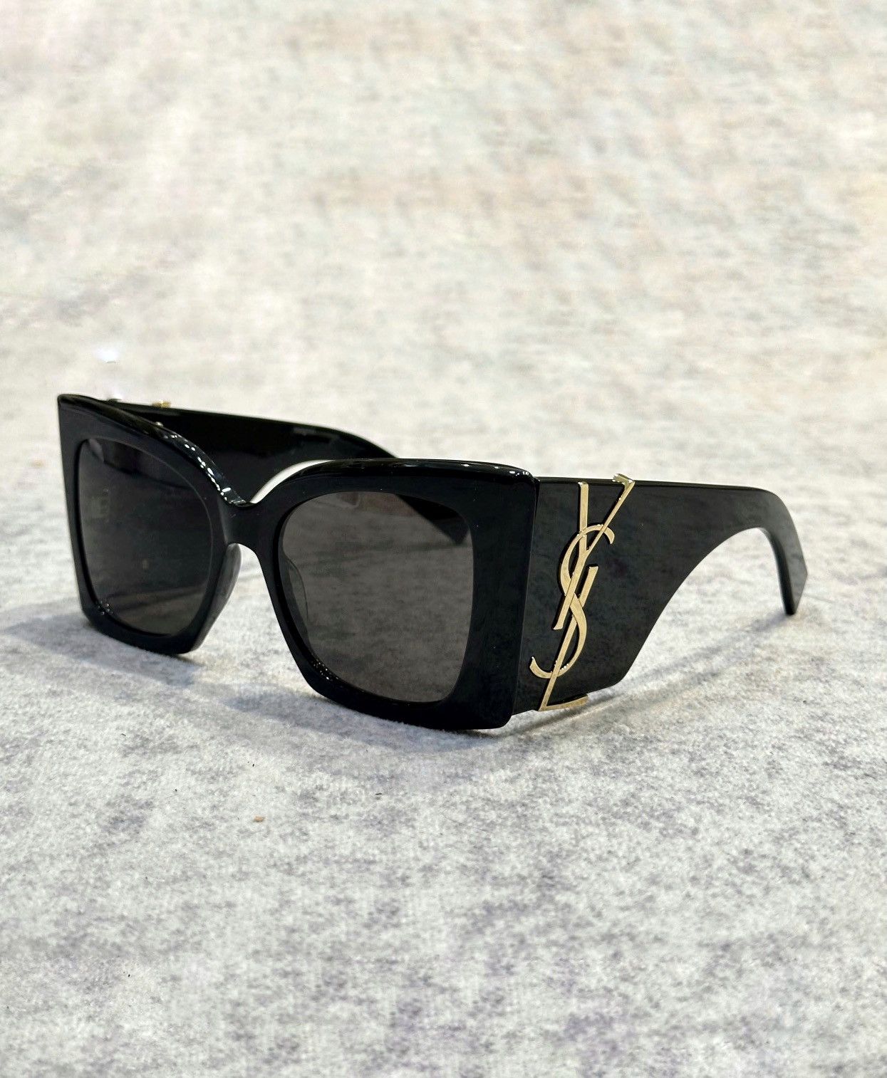 Saint Laurent Paris SAINT LAURENT SL M119 BLAZE 001 Size ONE SIZE - 1 Thumbnail