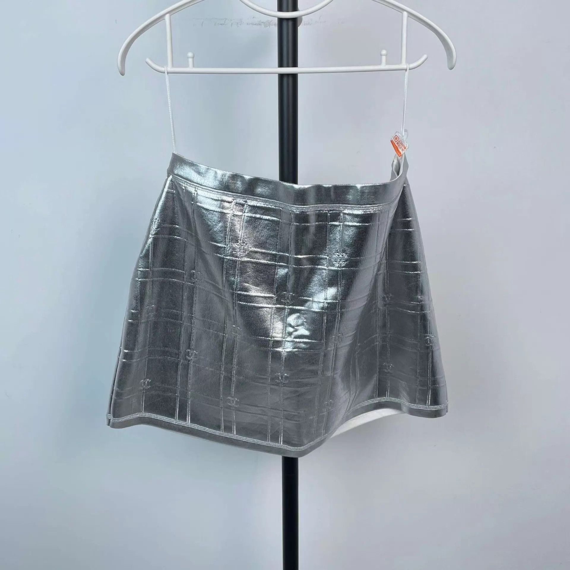 Chanel Chanel 25c Runway Quilted Silver Logo Skirt Size 40 Size 28" / US 6 / IT 42 - 2 Thumbnail