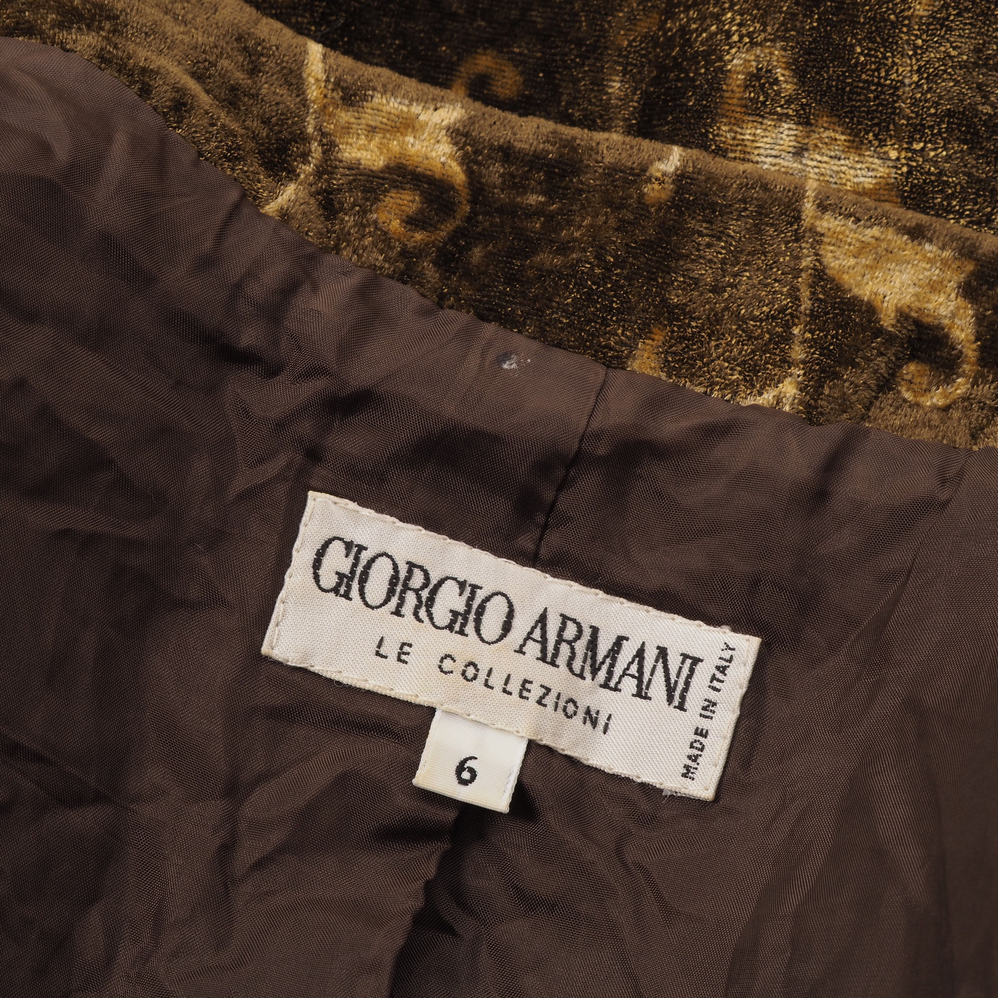 Armani Collezioni × Giorgio Armani × Vintage Giorgio Armani Vintage Women's Velour Velvet Jacket Blazer Size M / US 6-8 / IT 42-44 - 6 Thumbnail