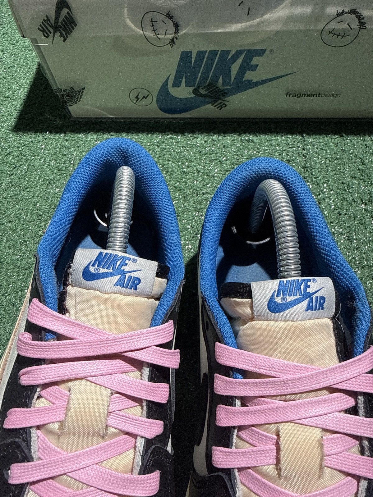Fragment Design × Jordan Brand × Travis Scott Jordan 1 low og sp Travis Scott Fragment Size US 8.5 / EU 41-42 - 9 Thumbnail