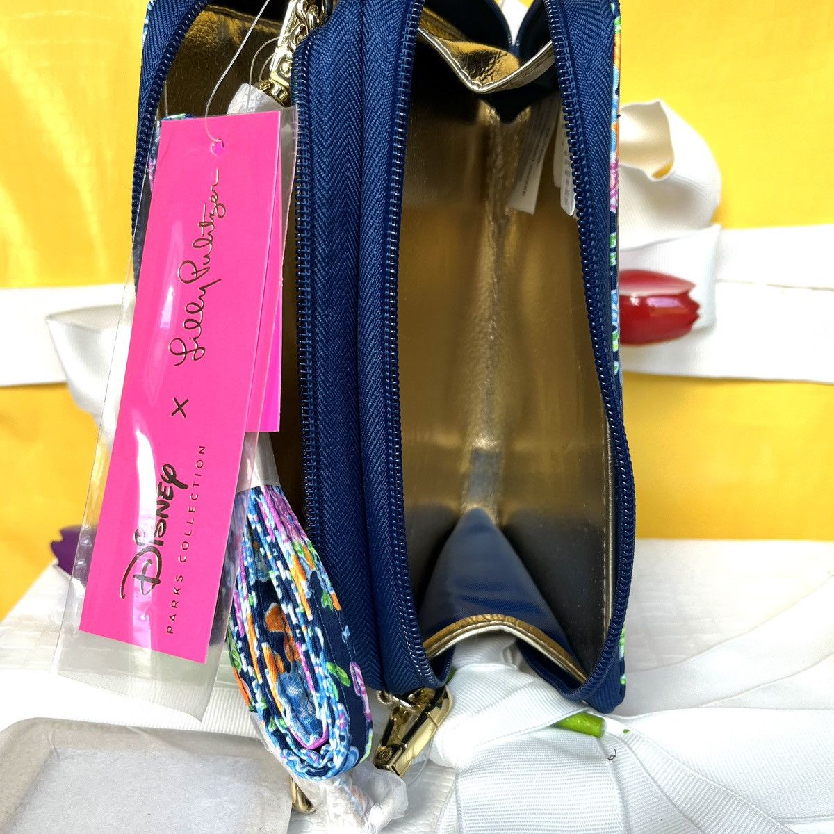 Disney × Lilly Pulitzer Crossbody Bag Size ONE SIZE - 8 Thumbnail