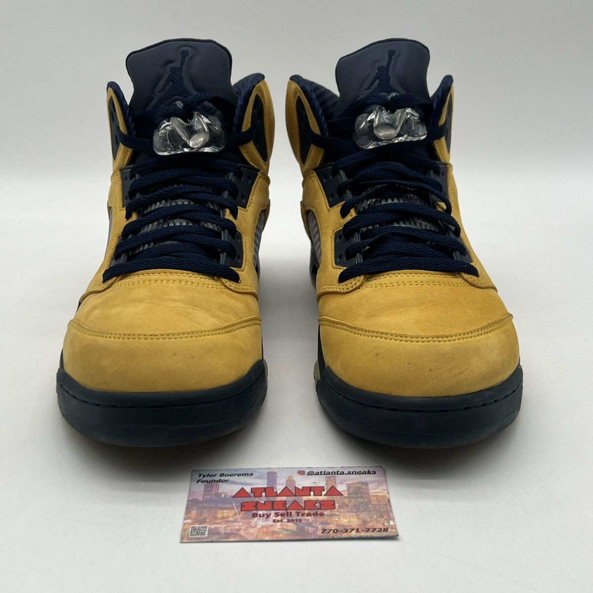 Jordan Brand Air Jordan 5 Michigan Size US 11.5 / EU 44-45 - 2 Thumbnail