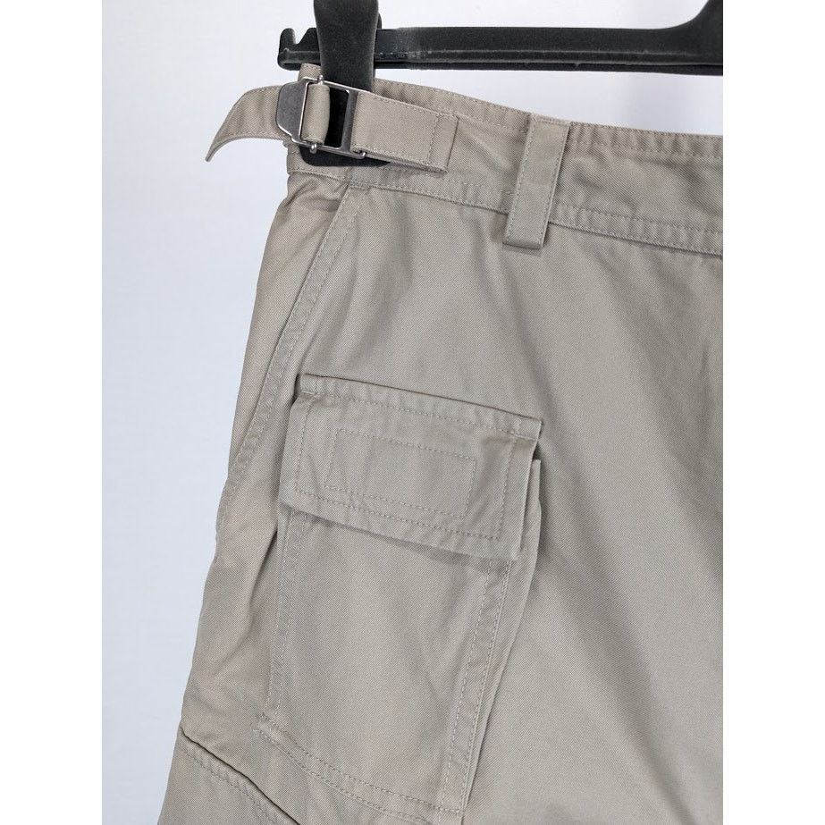 Balenciaga o1rshd1 Cargo Short in Beige Size US 30 / EU 46 - 7 Thumbnail