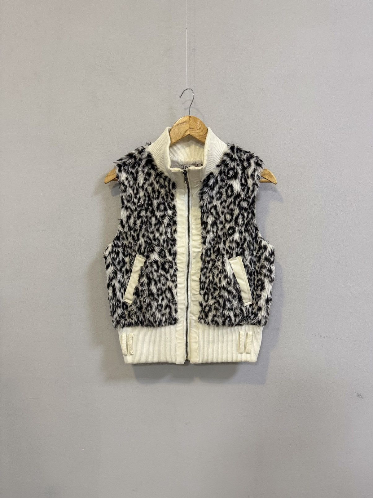 If Six Was Nine Y2K Faux Fur Vest Jacket Women’s Size S / US 4 / IT 40 - 1 Thumbnail
