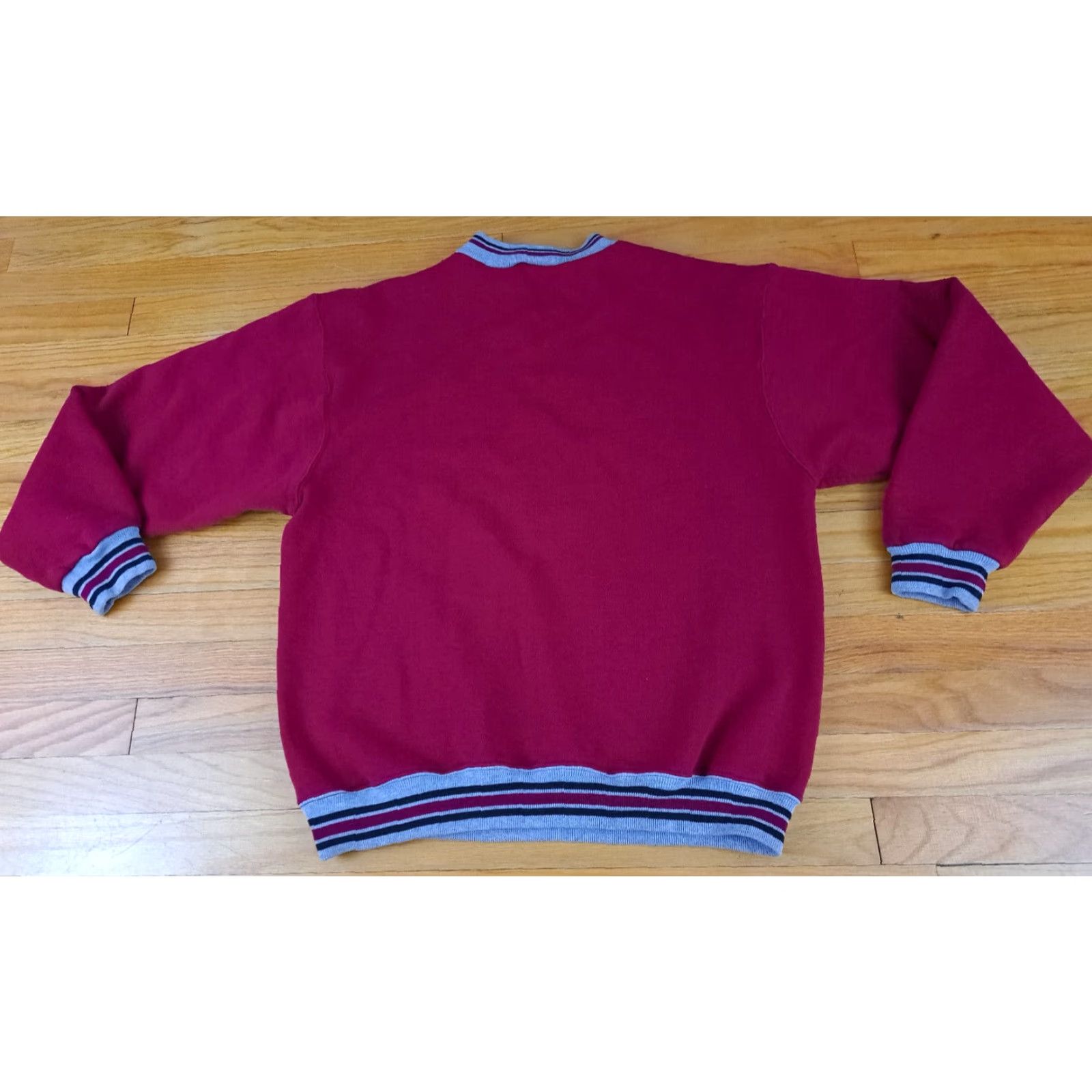 Wilson VINTAGE Wilson Sweatshirt Tennis Embroidered V-Neck Large L Red Unisex Adults Pullover Cotton Blend Canvas 26in Long Size US L / EU 52-54 / 3 - 7 Thumbnail