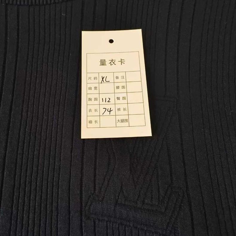Louis Vuitton Louis Vuitton Dark monogram logo sweatshirt Size US XL / EU 56 / 4 - 5 Thumbnail